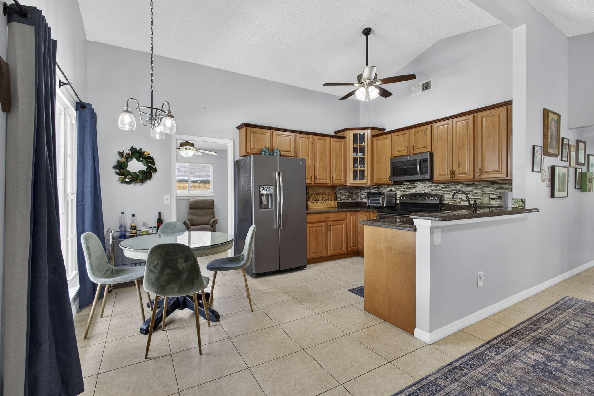 COUNTERPOINT ESTATES 11 - Residential