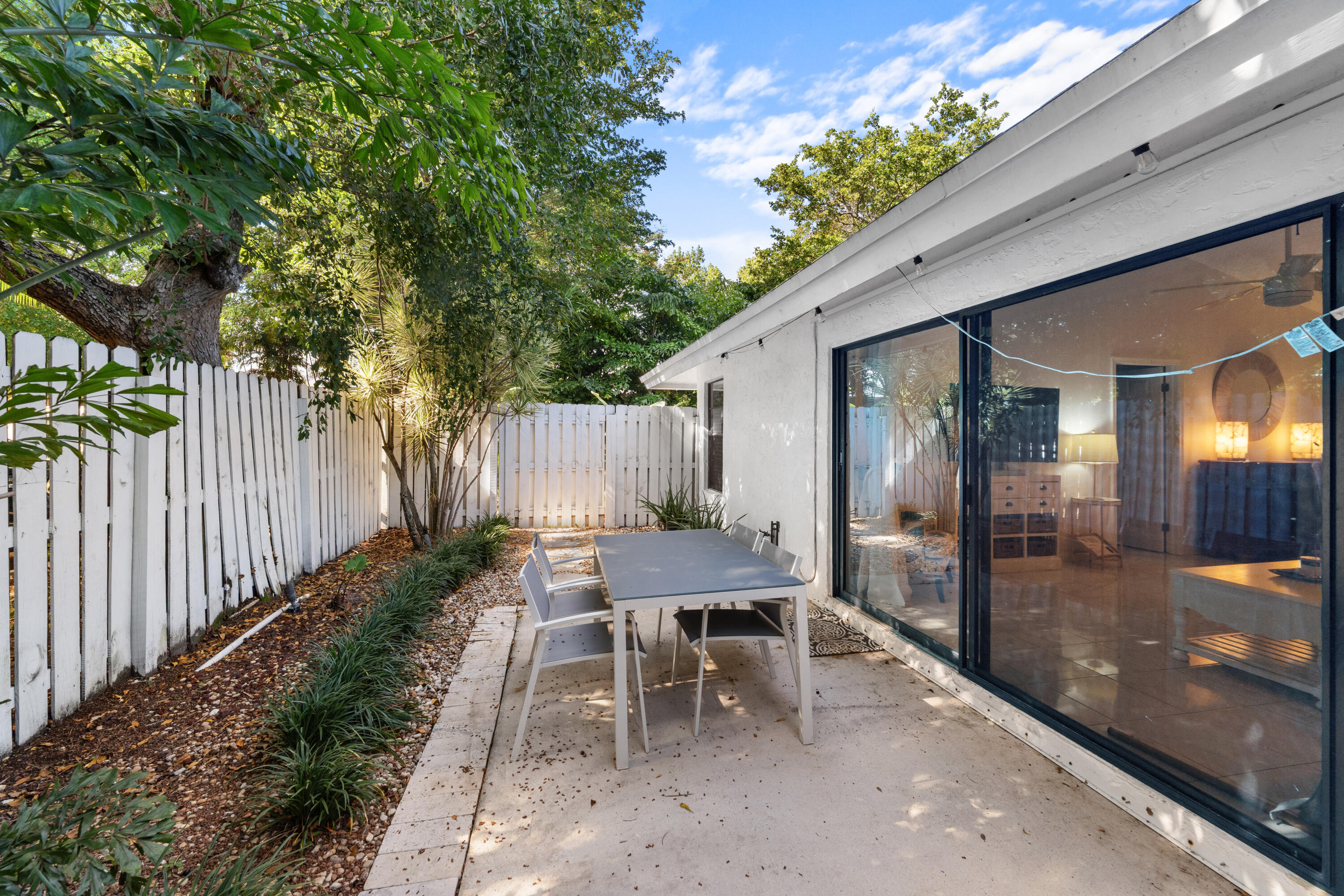 TROPIC ISLE - Residential Lease