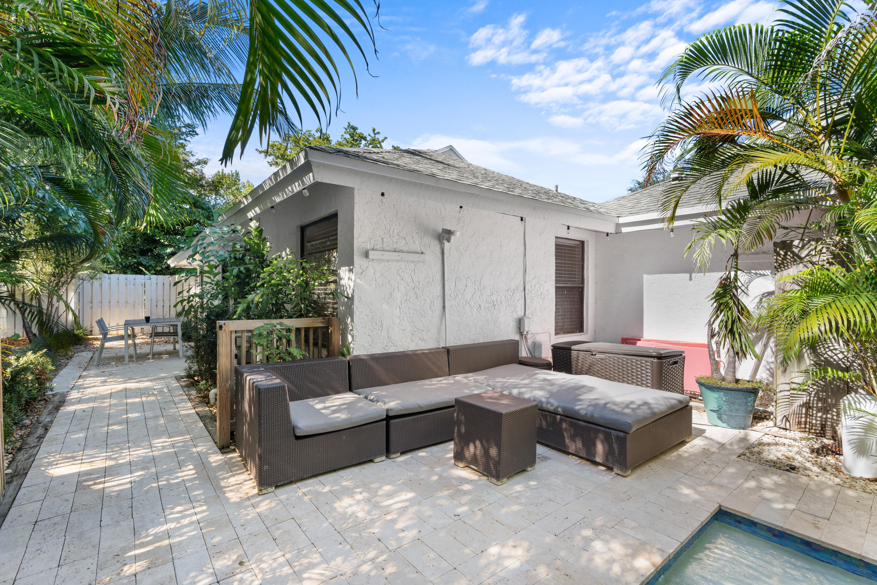 TROPIC ISLE - Residential Lease