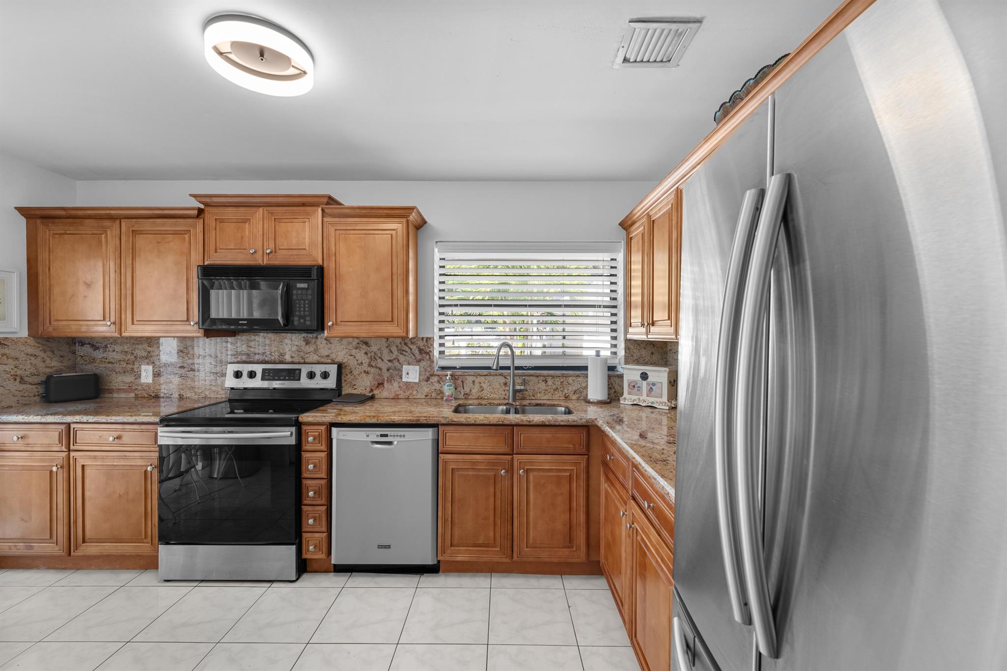 TROPIC ISLE - Residential Lease