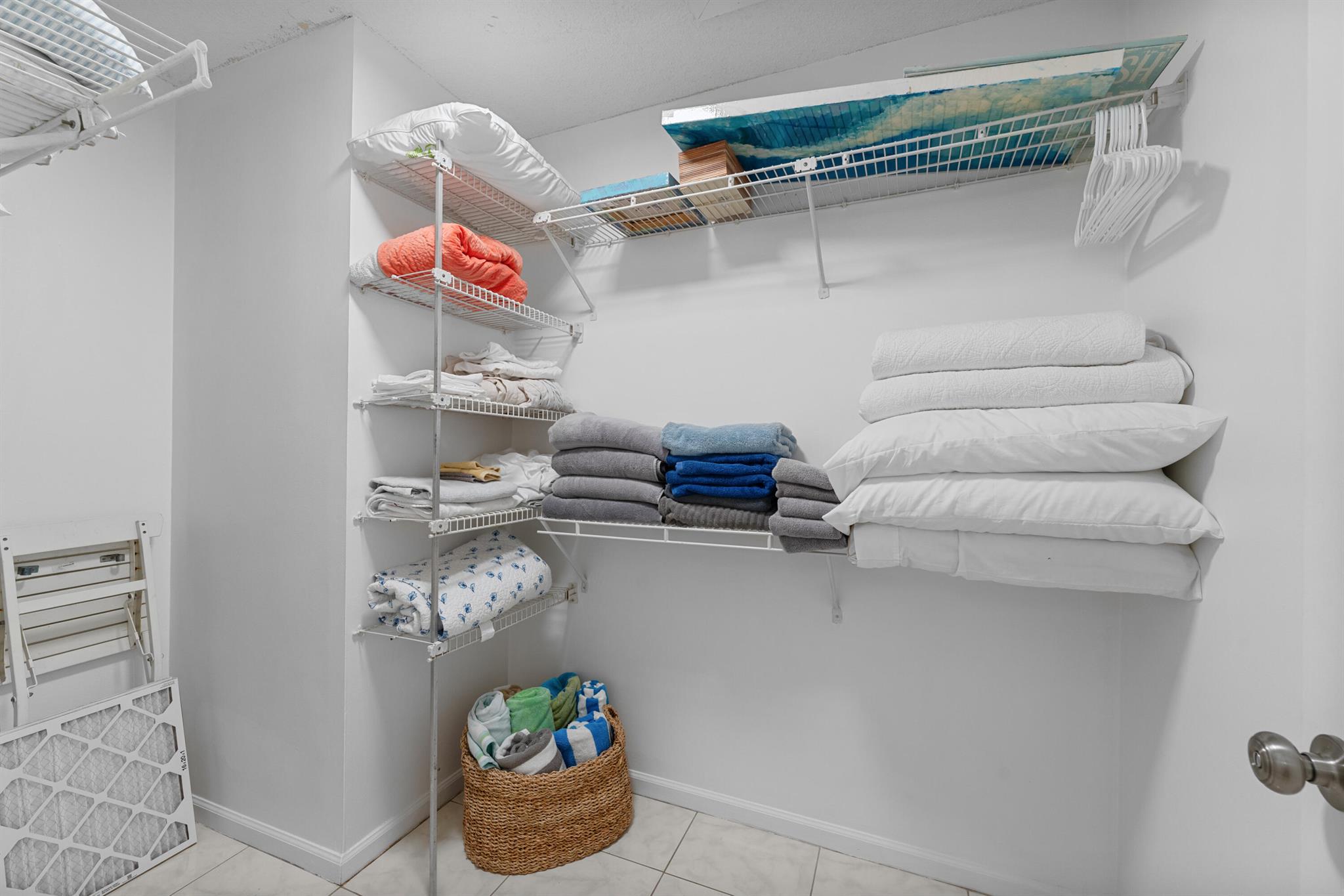 TROPIC ISLE - Residential Lease