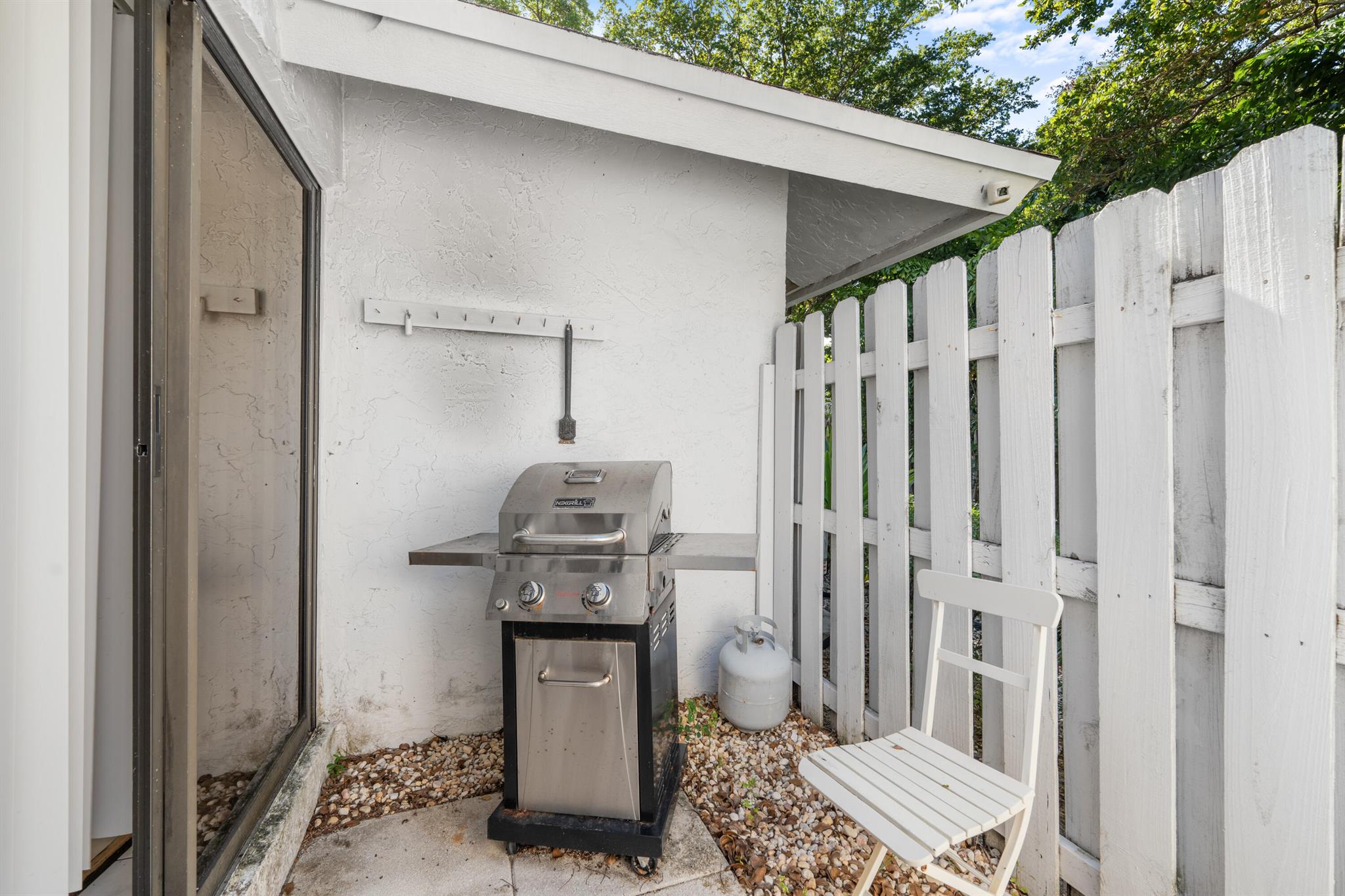 TROPIC ISLE - Residential Lease