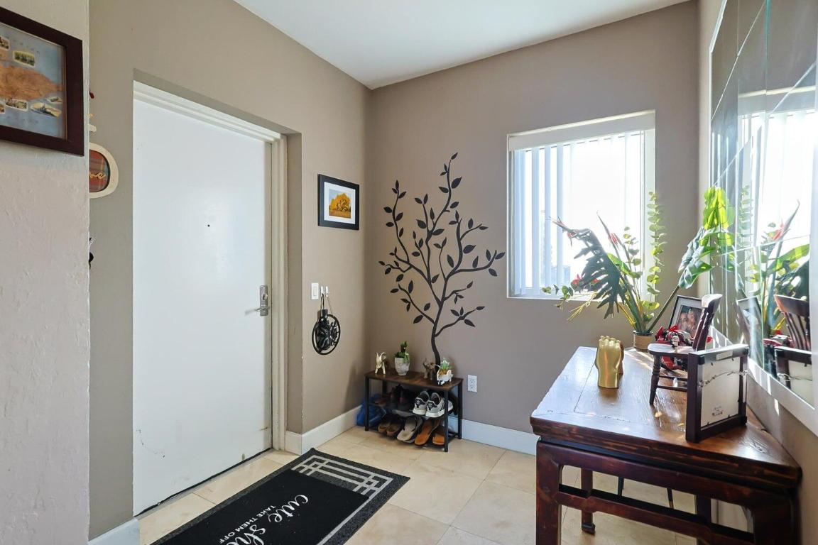 THE OAKS I CONDO - Residential