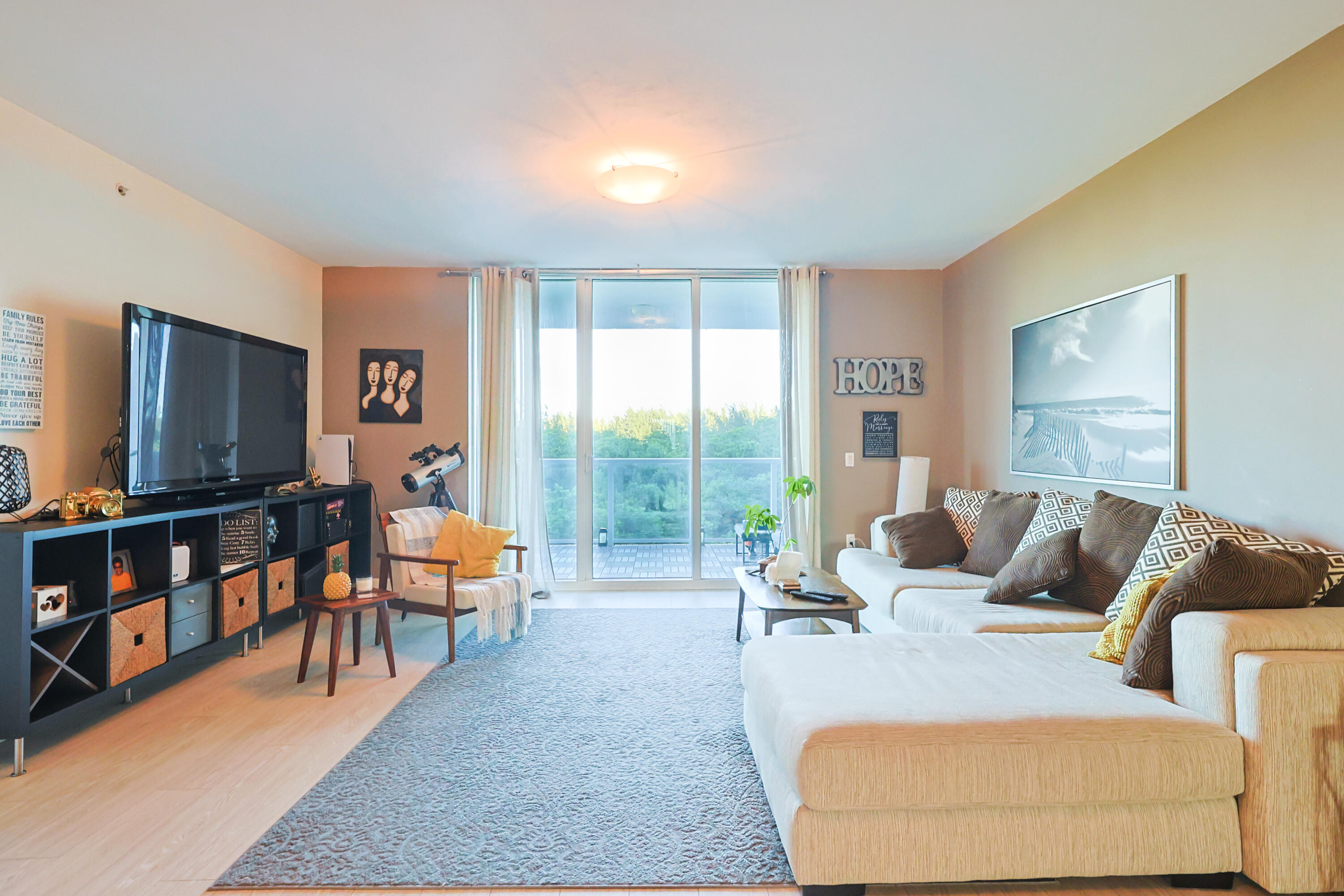 THE OAKS I CONDO - Residential