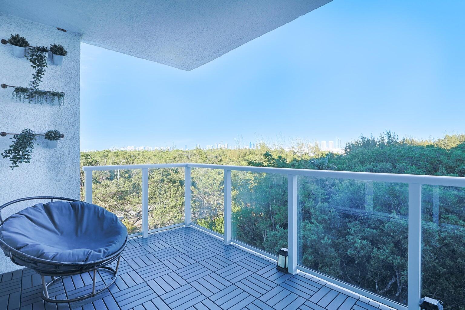 THE OAKS I CONDO - Residential