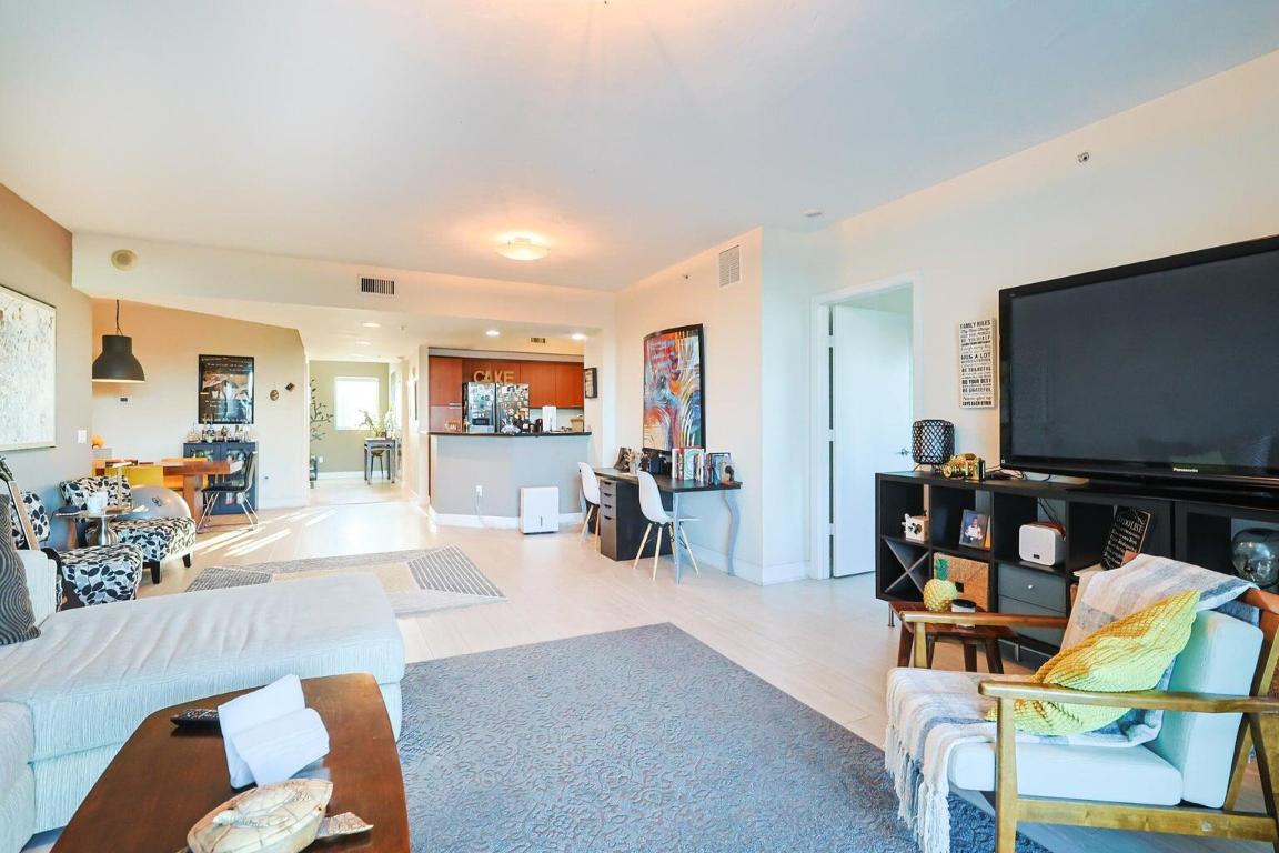 THE OAKS I CONDO - Residential