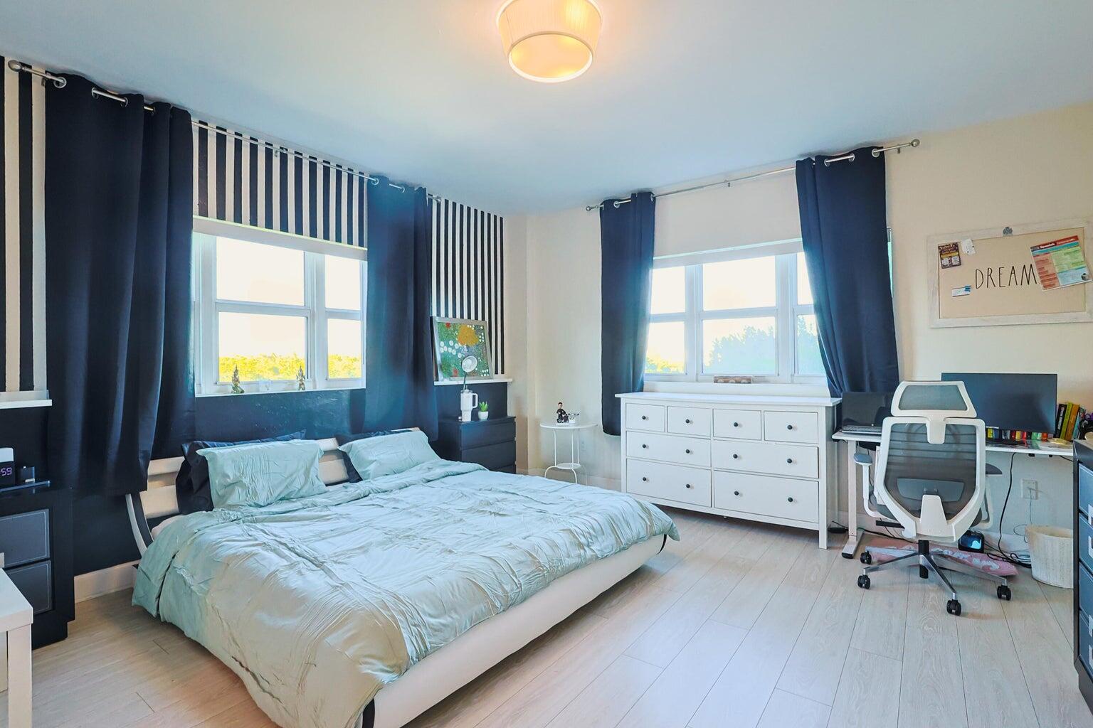 THE OAKS I CONDO - Residential