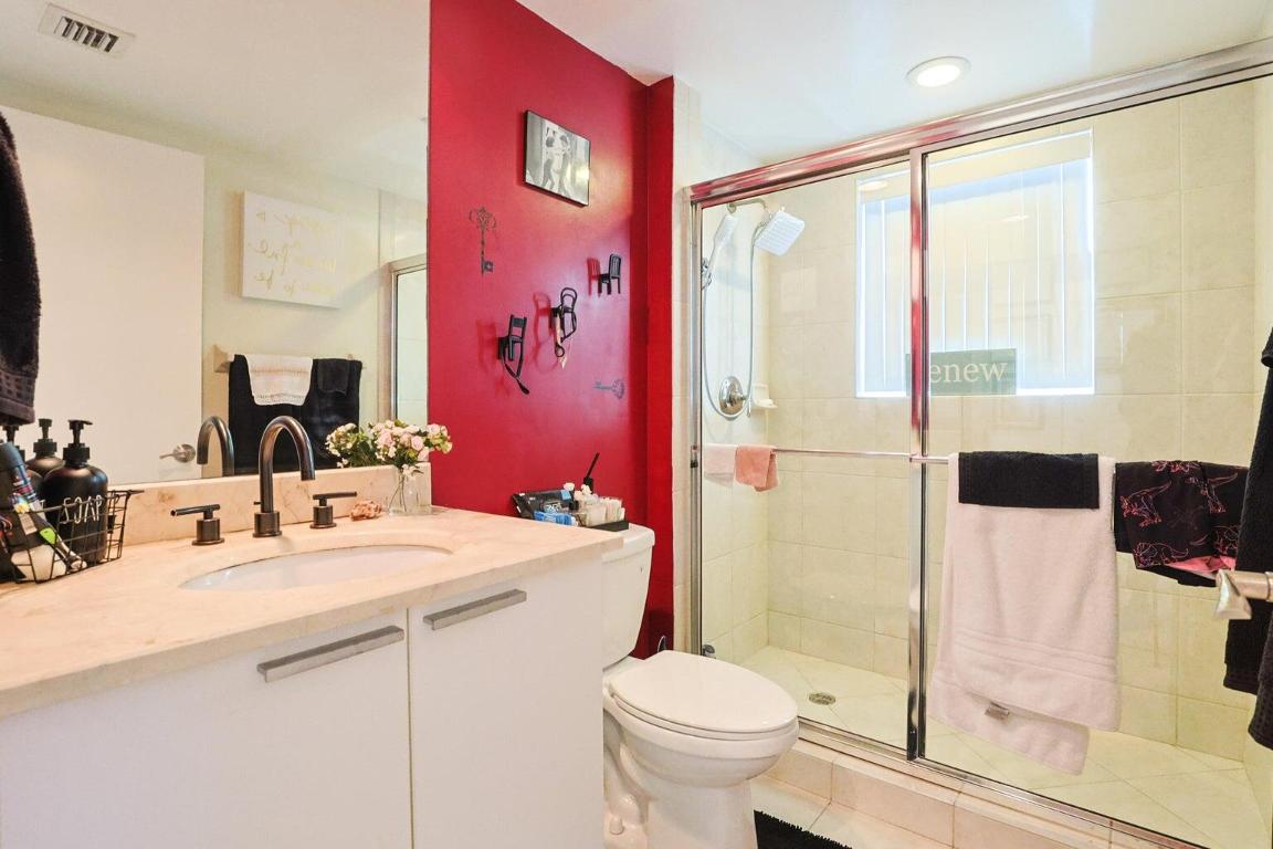 THE OAKS I CONDO - Residential