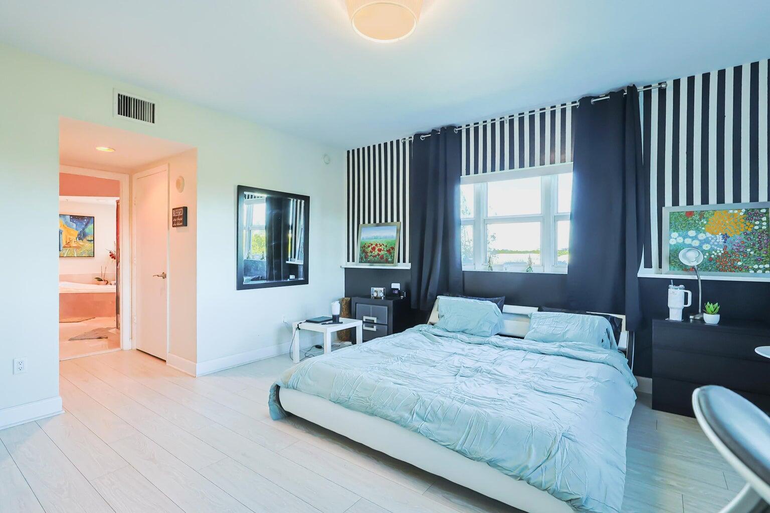 THE OAKS I CONDO - Residential