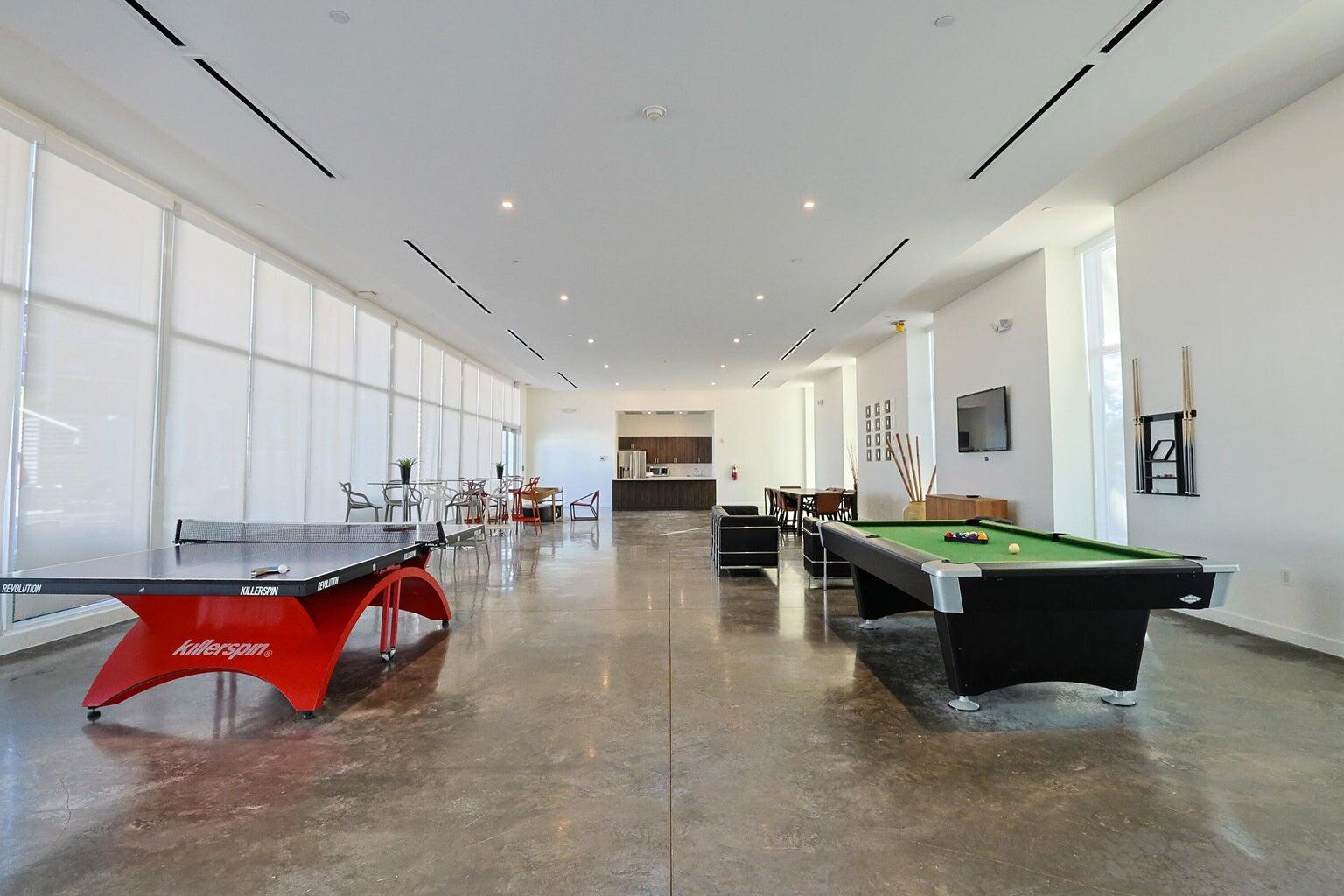 THE OAKS I CONDO - Residential