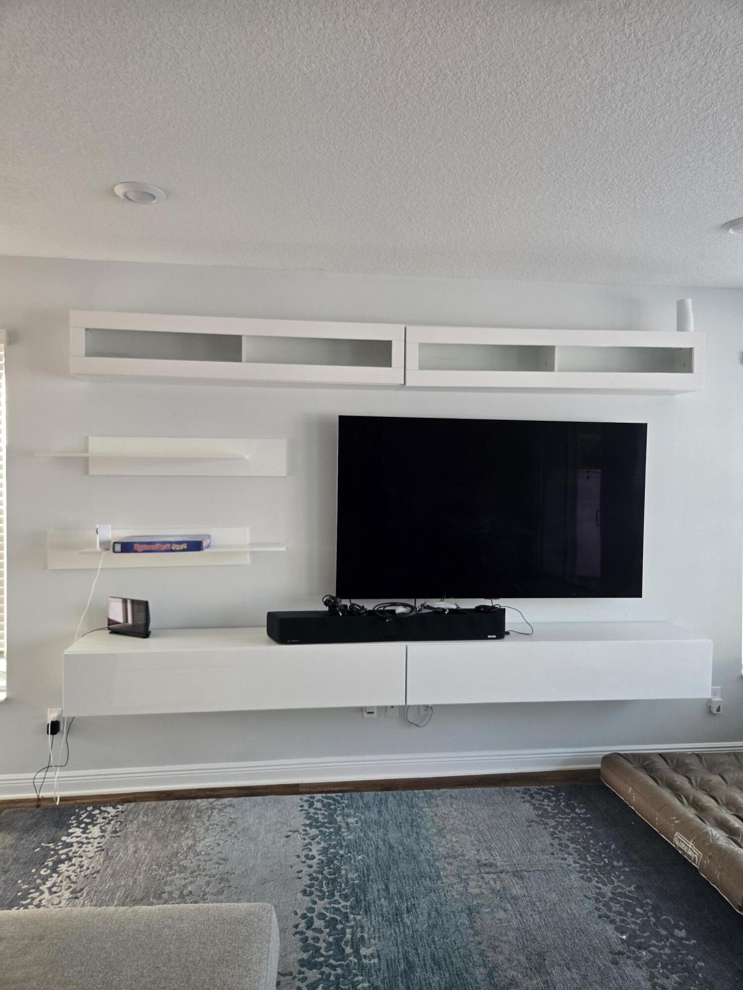 CRYSTAL LAKE 1ST SEC - Residential Lease