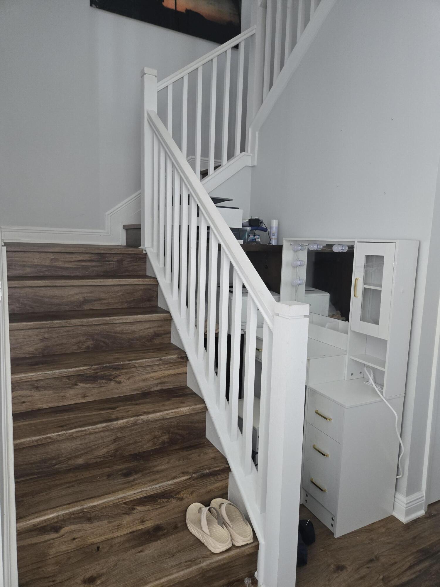 CRYSTAL LAKE 1ST SEC - Residential Lease