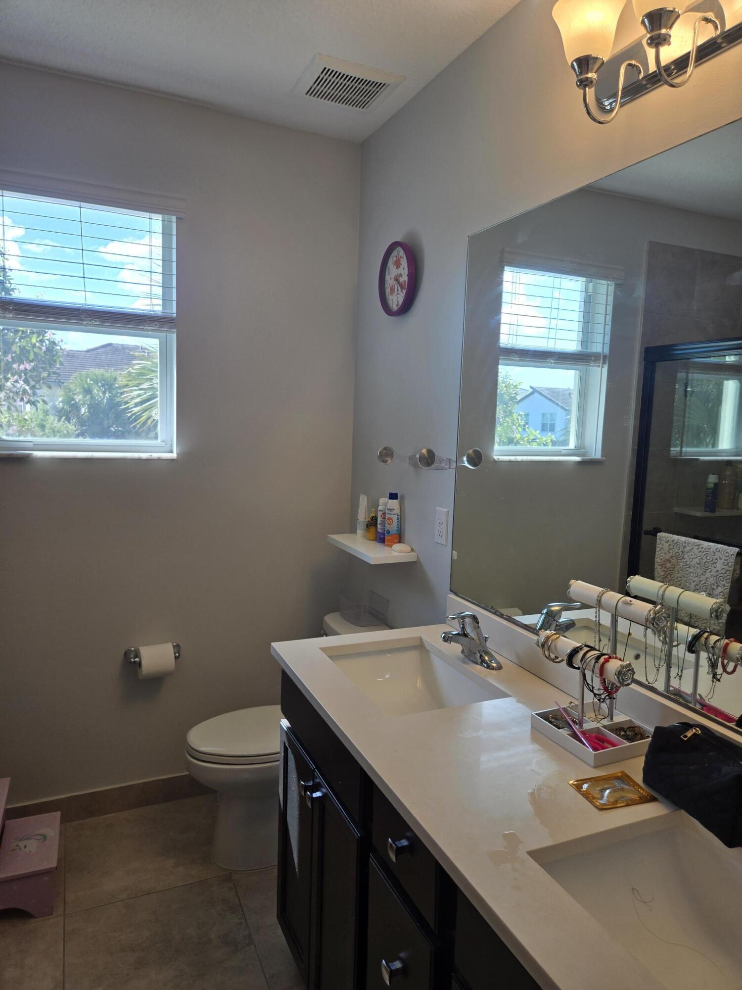 CRYSTAL LAKE 1ST SEC - Residential Lease