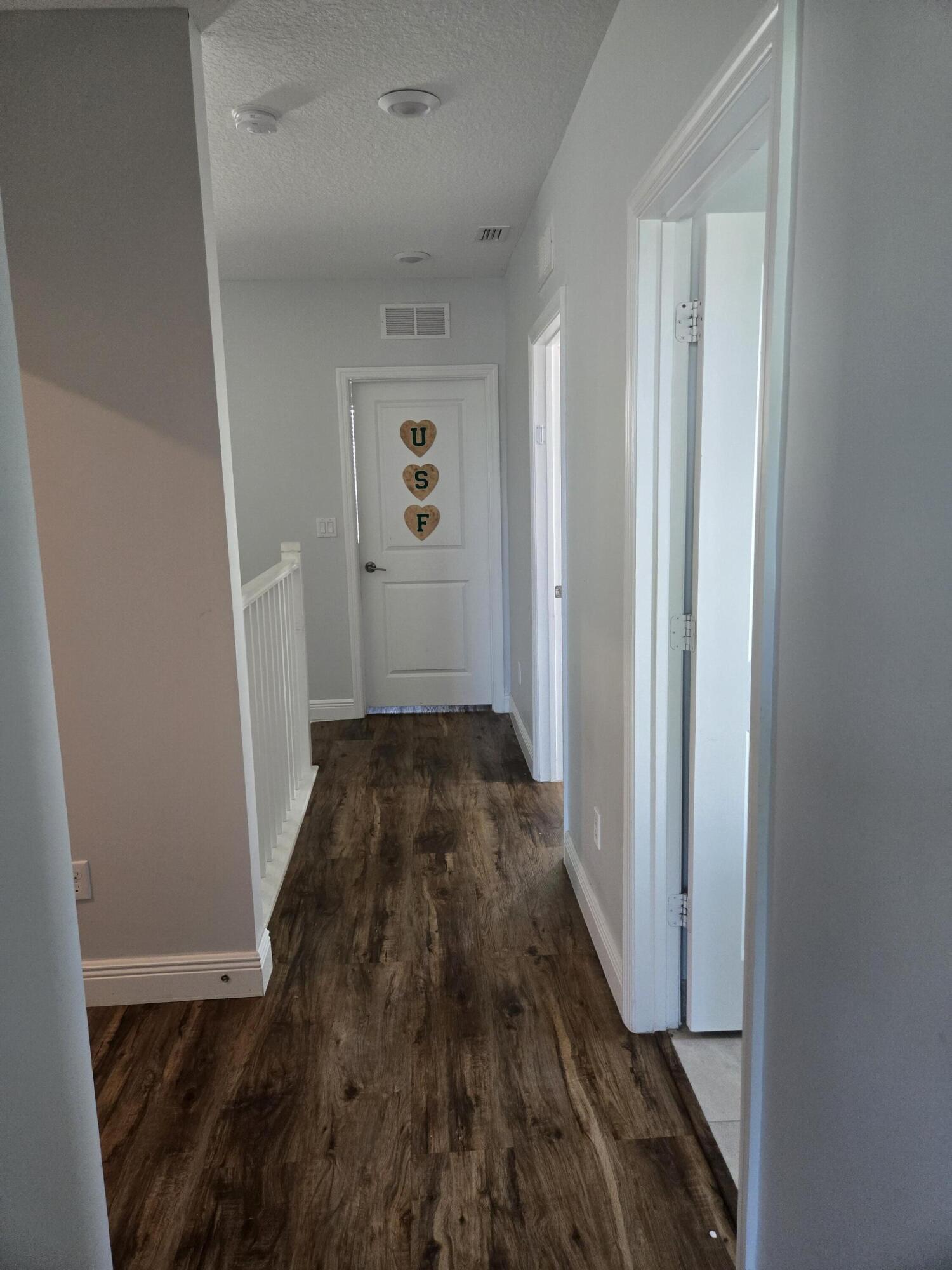 CRYSTAL LAKE 1ST SEC - Residential Lease