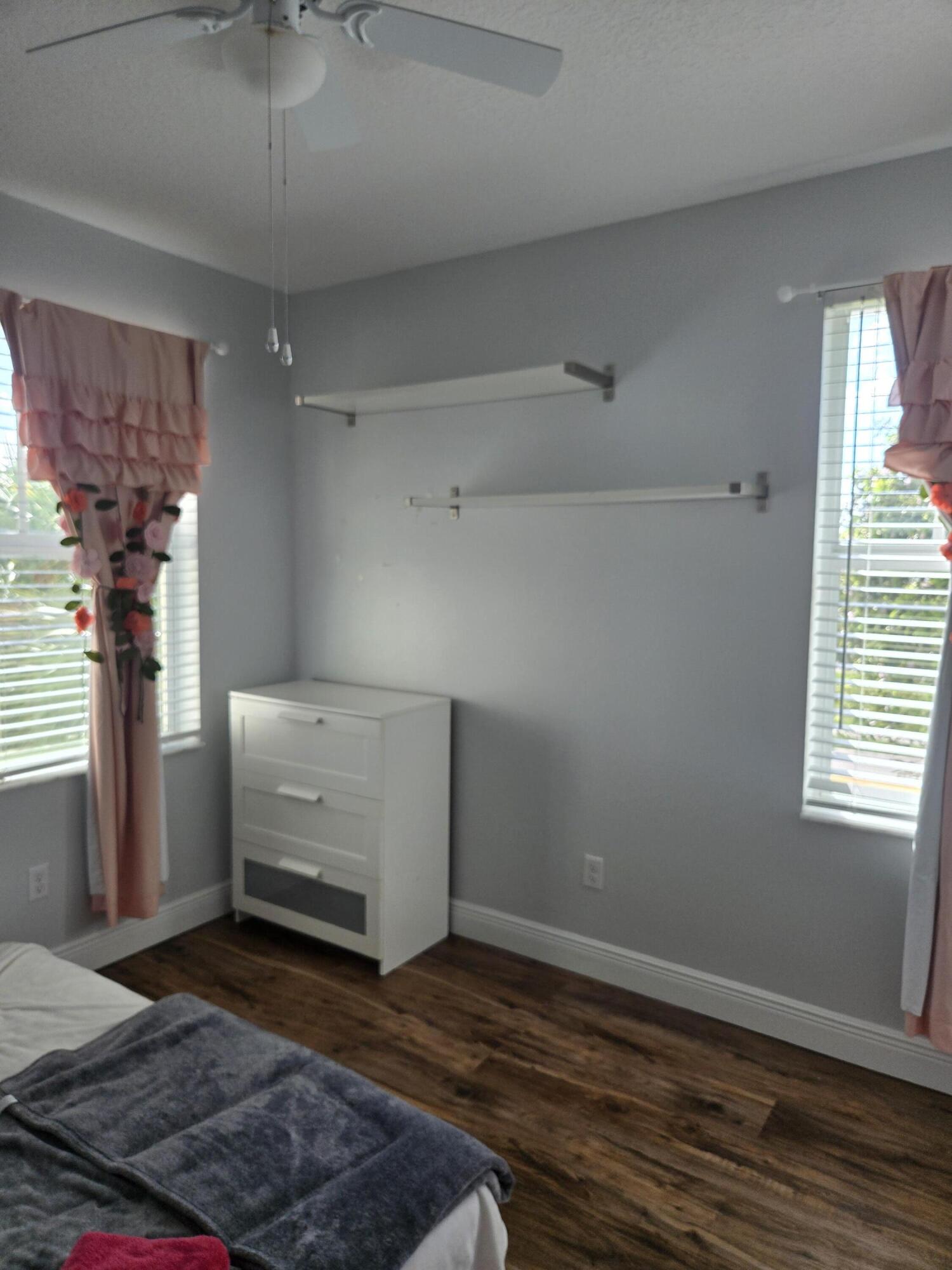 CRYSTAL LAKE 1ST SEC - Residential Lease