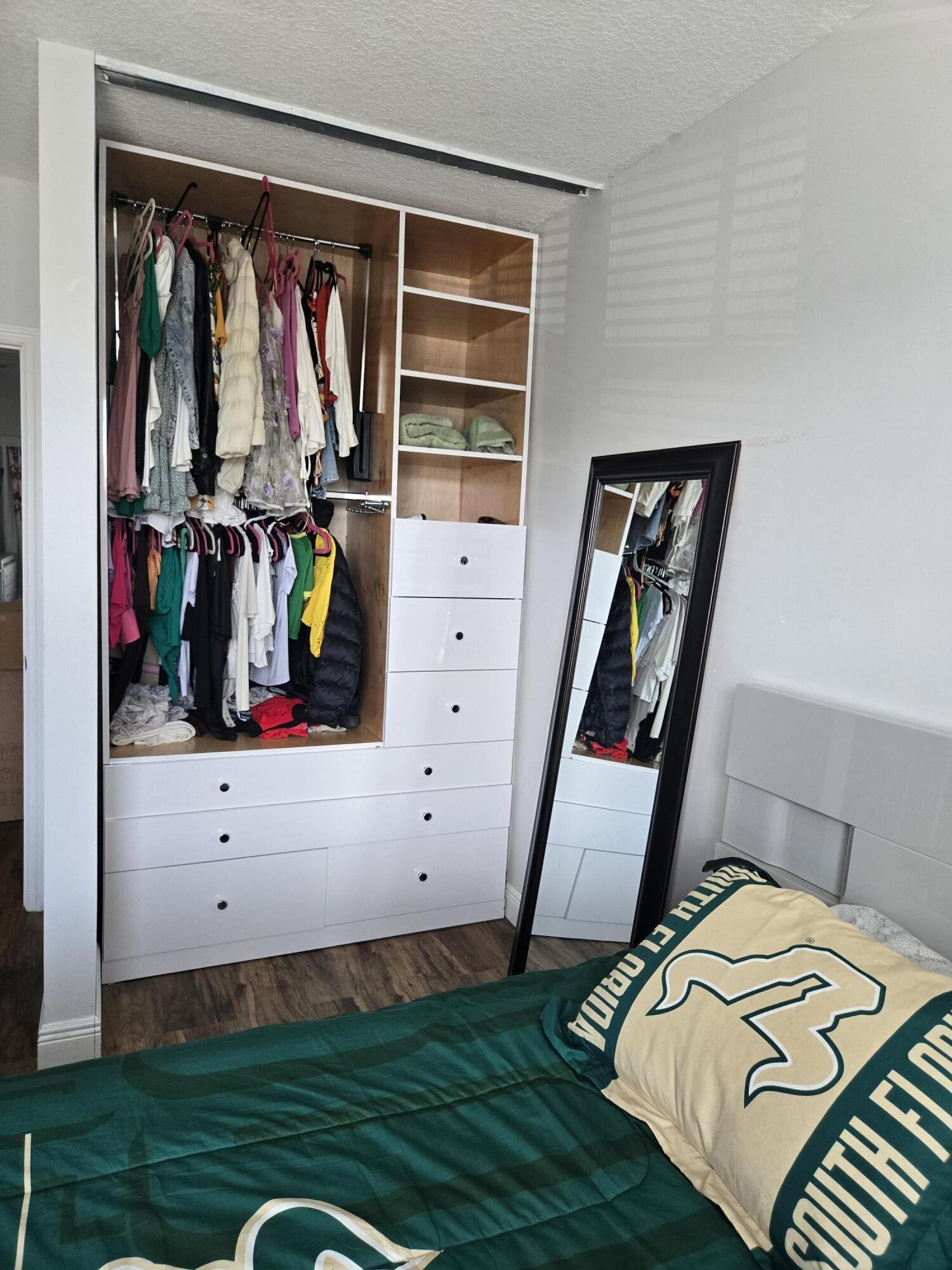 CRYSTAL LAKE 1ST SEC - Residential Lease