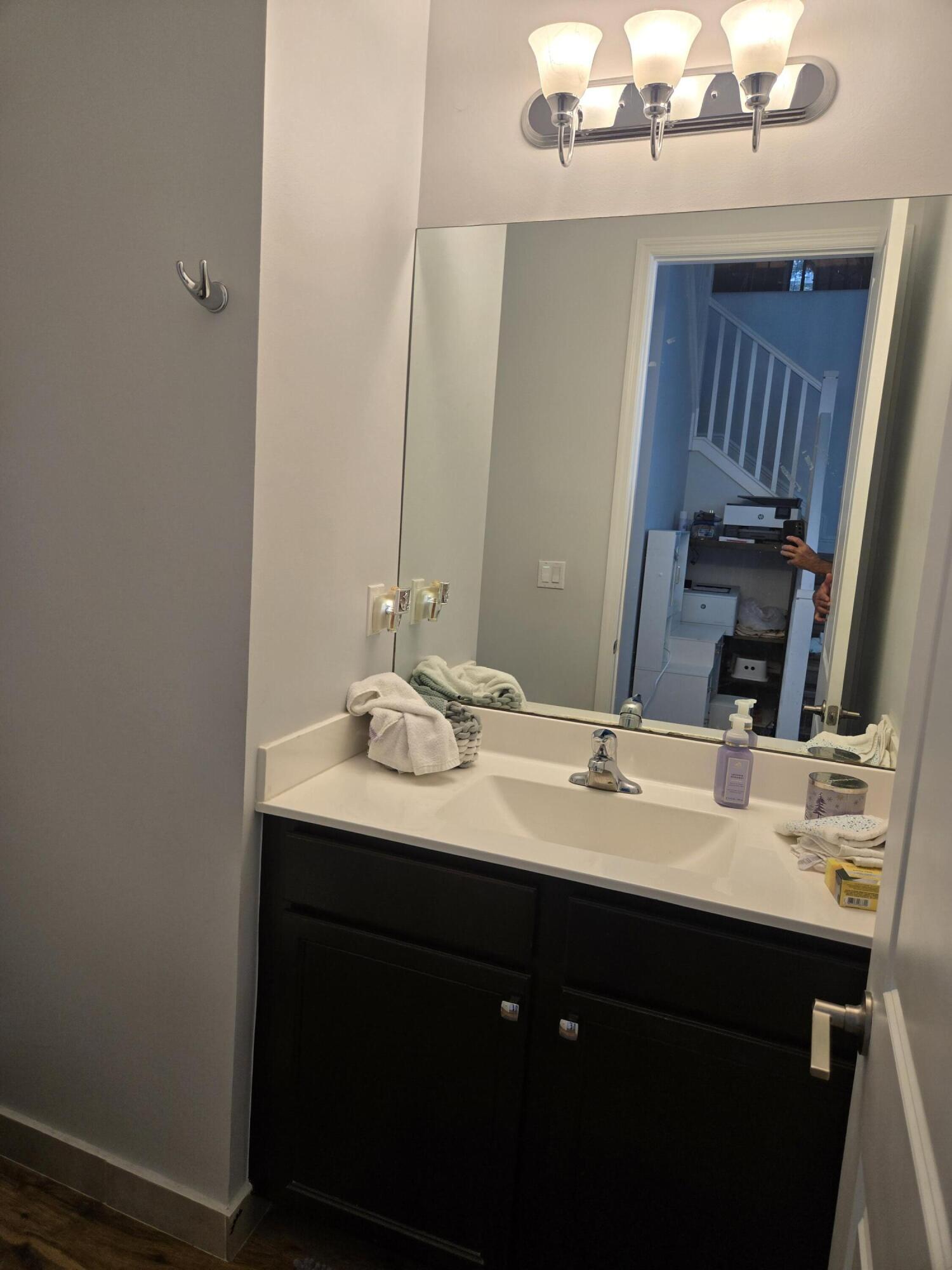 CRYSTAL LAKE 1ST SEC - Residential Lease