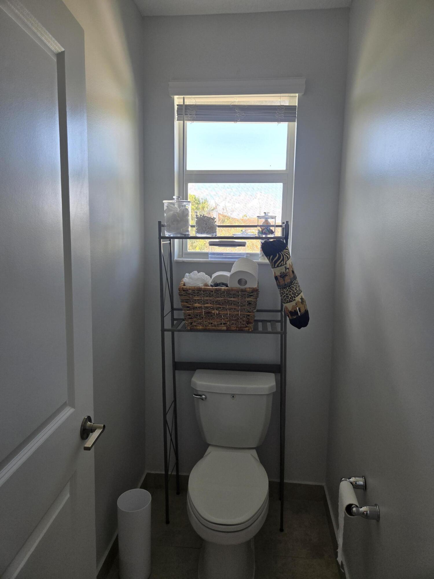 CRYSTAL LAKE 1ST SEC - Residential Lease