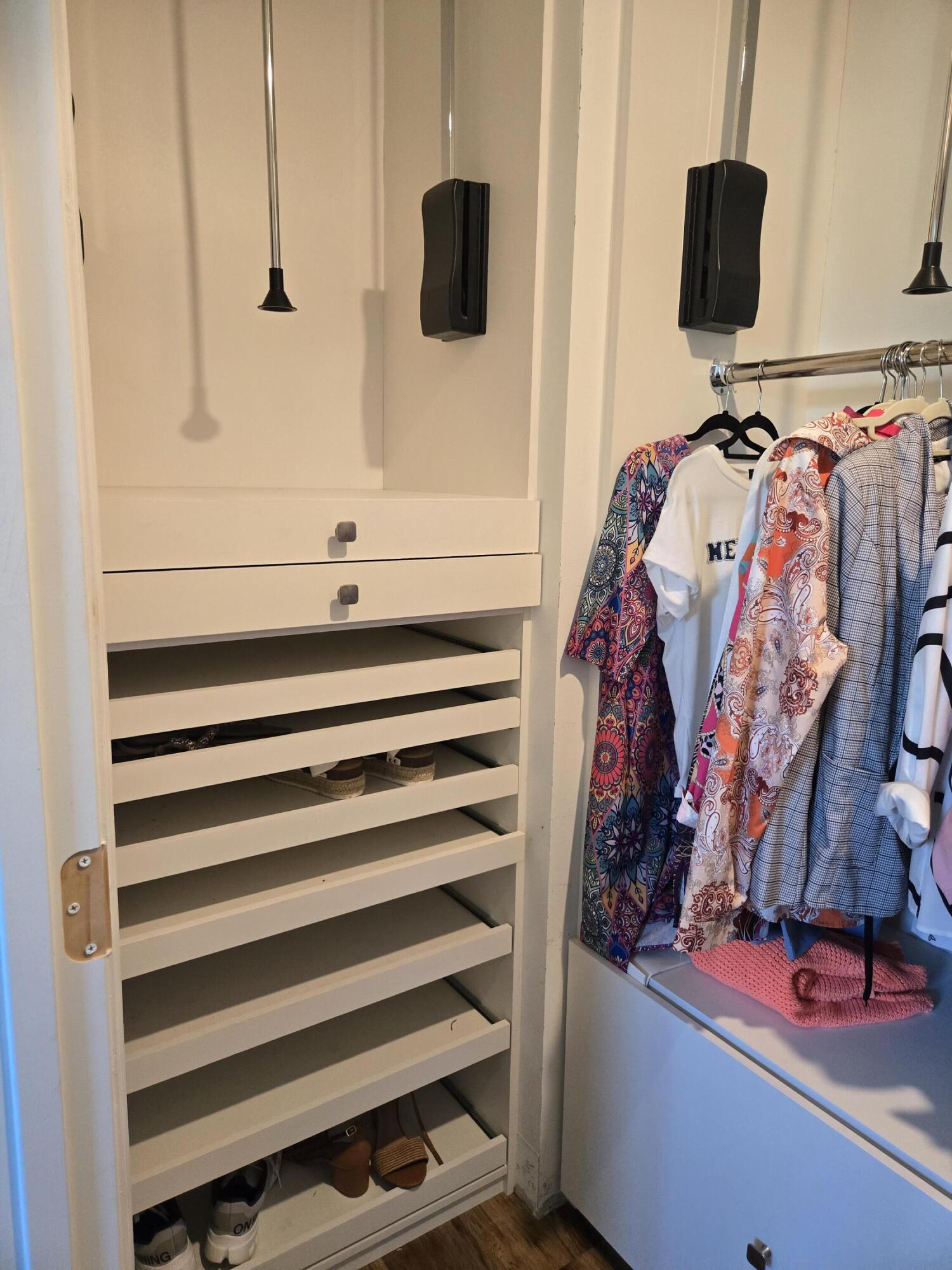 CRYSTAL LAKE 1ST SEC - Residential Lease