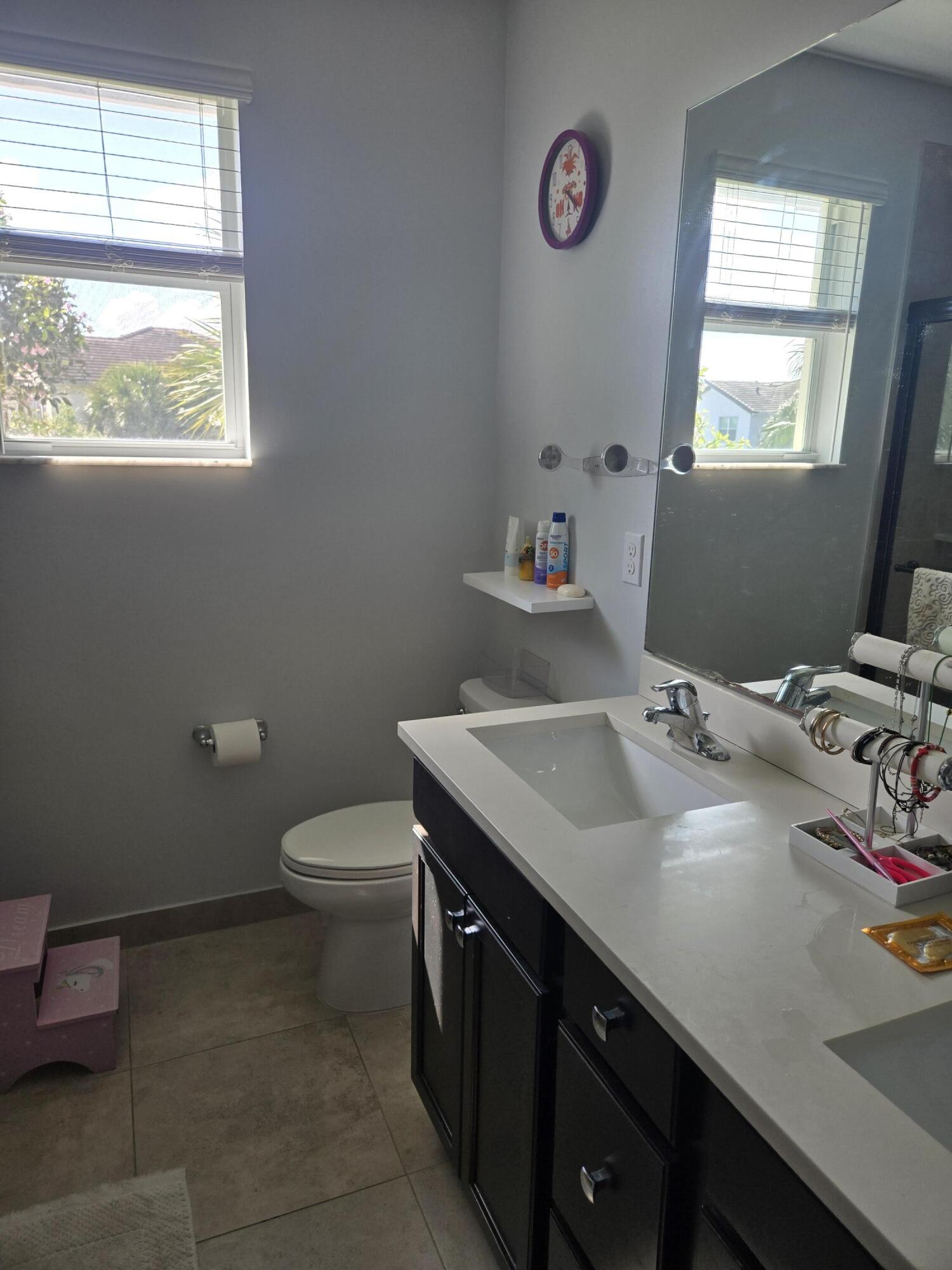 CRYSTAL LAKE 1ST SEC - Residential Lease