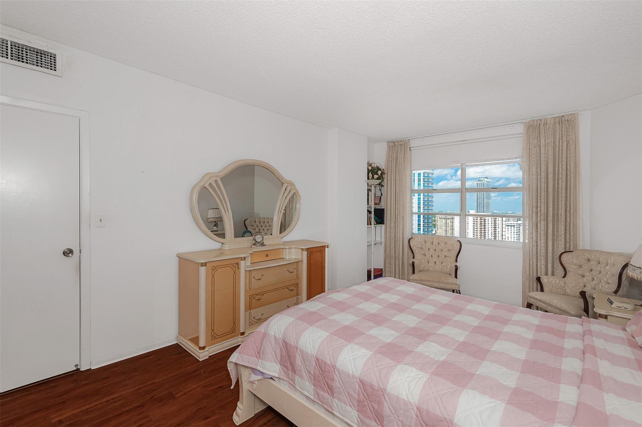 HEMISPHERES CONDO - Residential
