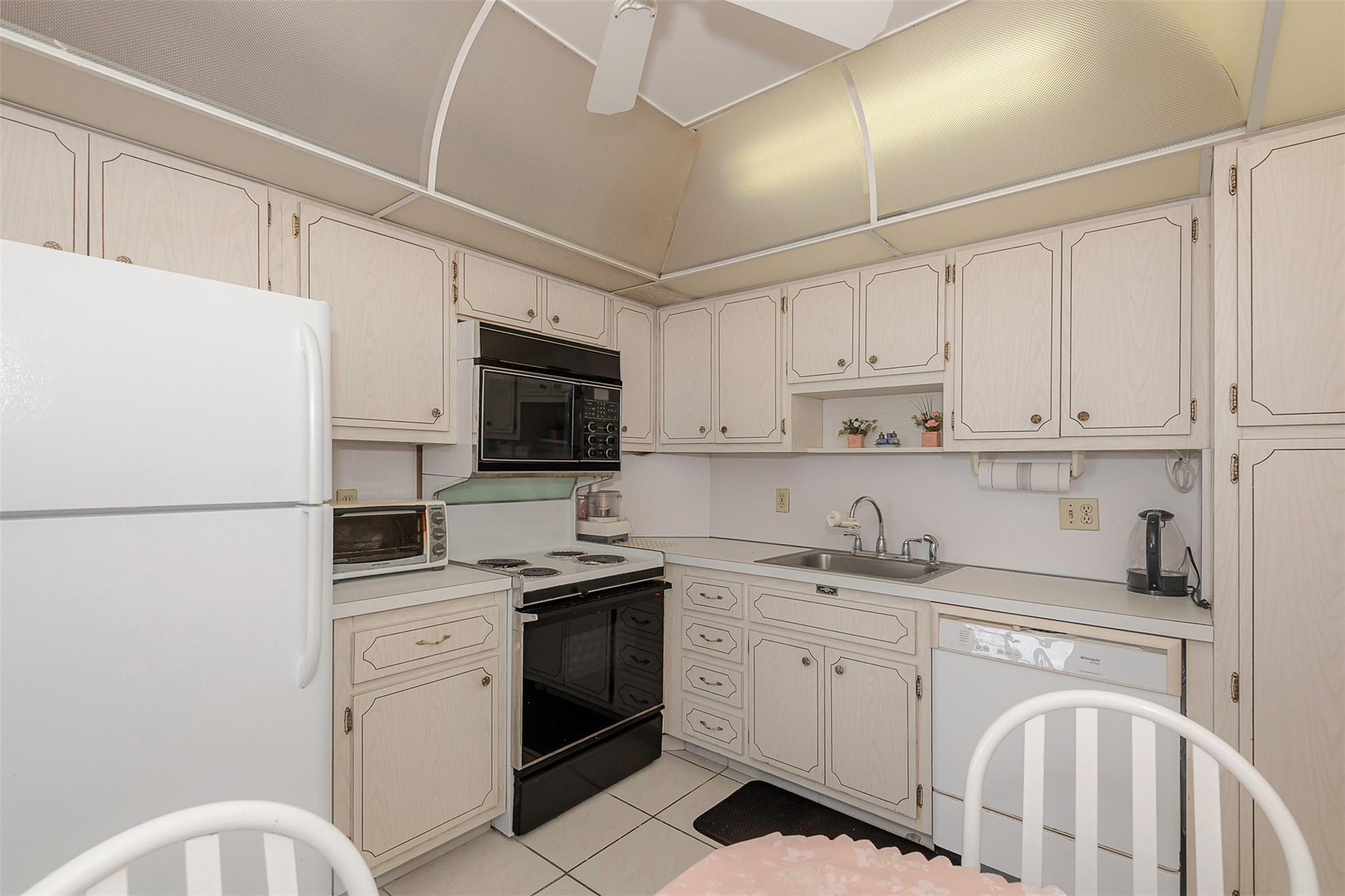 HEMISPHERES CONDO - Residential