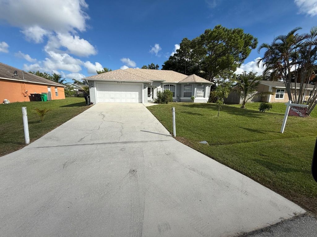 Photo of 531 SE Evergreen Terrace, Port Saint Lucie, FL 34983 (MLS # R11092029)