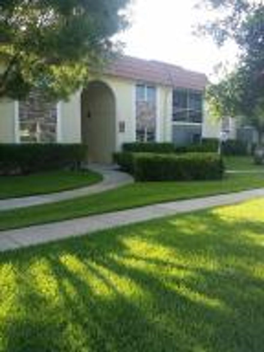 GORGEOUS & SPACOIUS FIRST FLOOR UNIT IN WONDERFUL NEIGHBORHOOD. COMPLETELY RENOVATED AND REMODELED. FRESH PAINTED, BRAND NEW KITCHEN WITH STAINLESS STEEL APPLIANCES. BRAND NEW BATHROOMS.VERY CLOSE TO SHOPPING,DINNING, AND PUBLIC TRANSPORTATION. ALL AGES WELCOME!!! GREAT BUY FOR FIRST TIME HOME OWNER OR INVESTOR. LOW MAINTENANCE FEE.