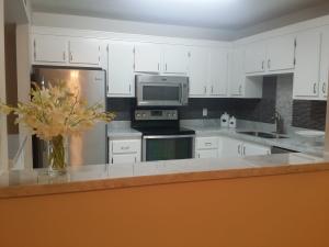 EDGEWOOD CONDO - Residential