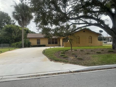 2207 Avenue O Fort Pierce FL 34950