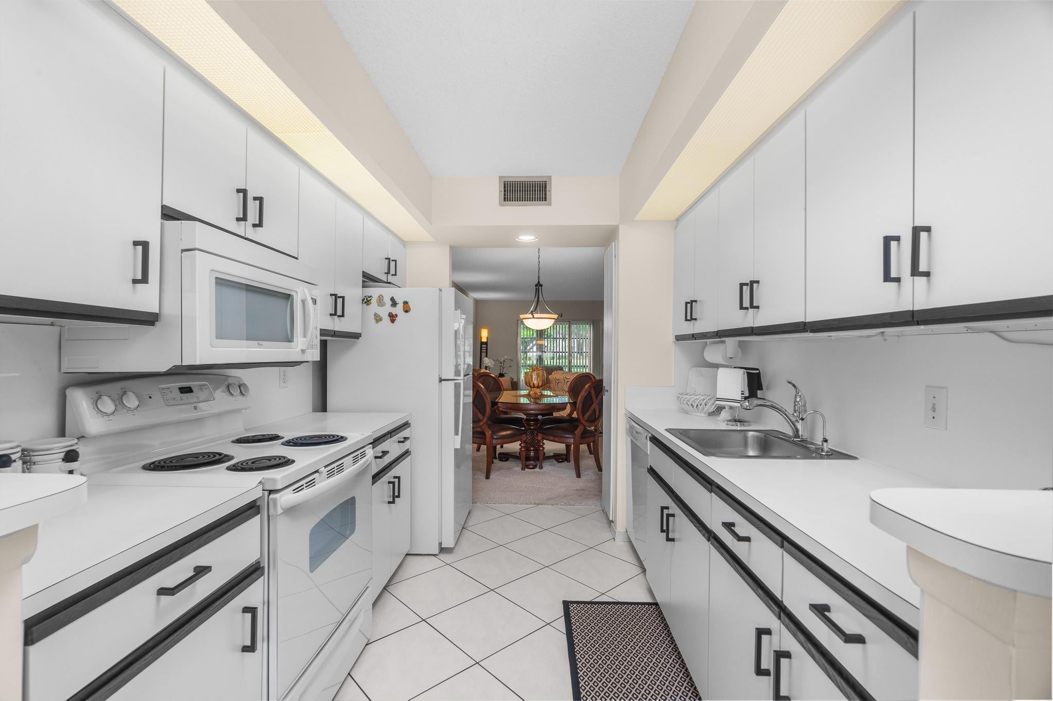 1503 CAYMAN Way B1