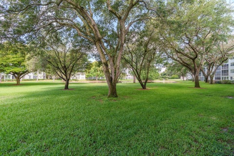 Tiny photo for 1503 CAYMAN Way #B1, Coconut Creek, FL 33066 (MLS # B26086670)