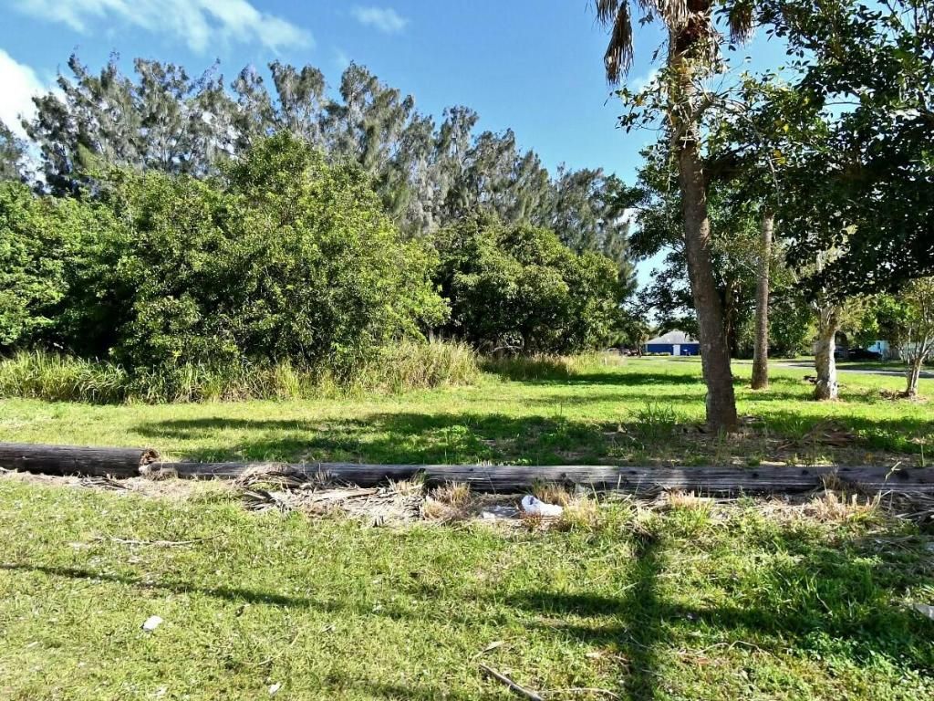 Photo of 0 Avenue H Avenue, Fort Pierce, FL 34950 (MLS # R11078950)