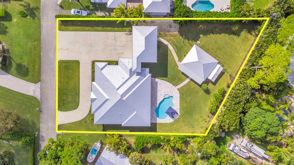 Photo of 5481 Hibiscus Road, Jupiter, FL 33458 (MLS # R11140425)