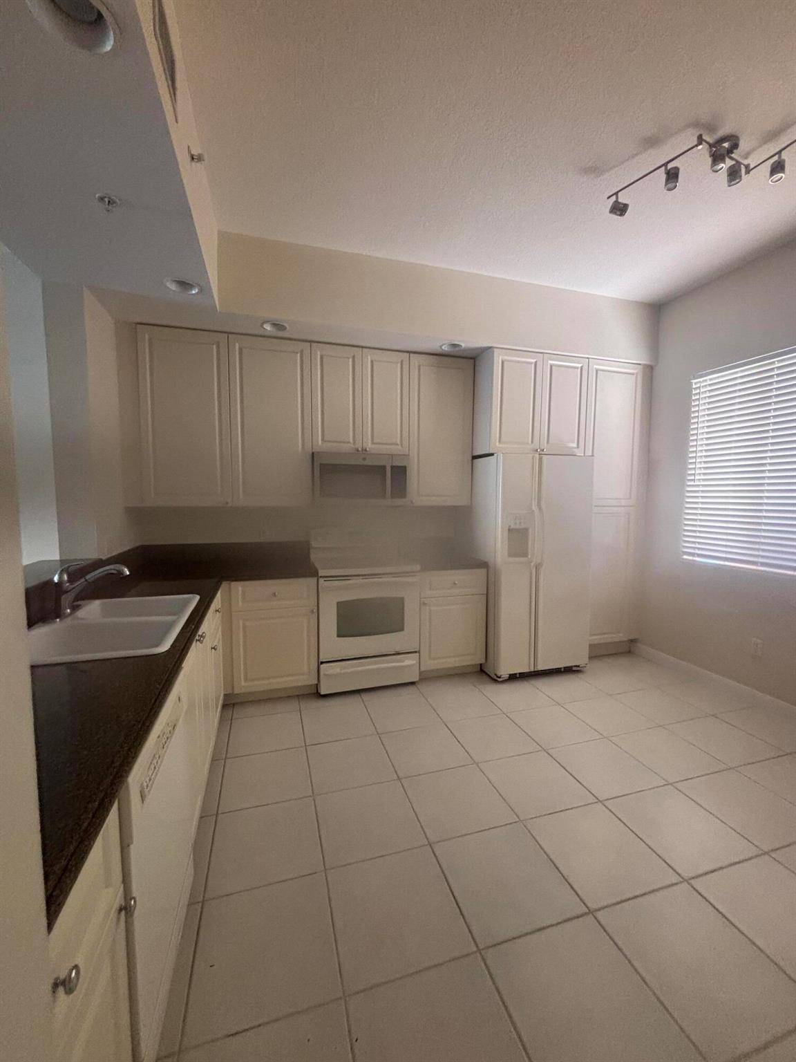 Harbour Isle West - Residential Lease