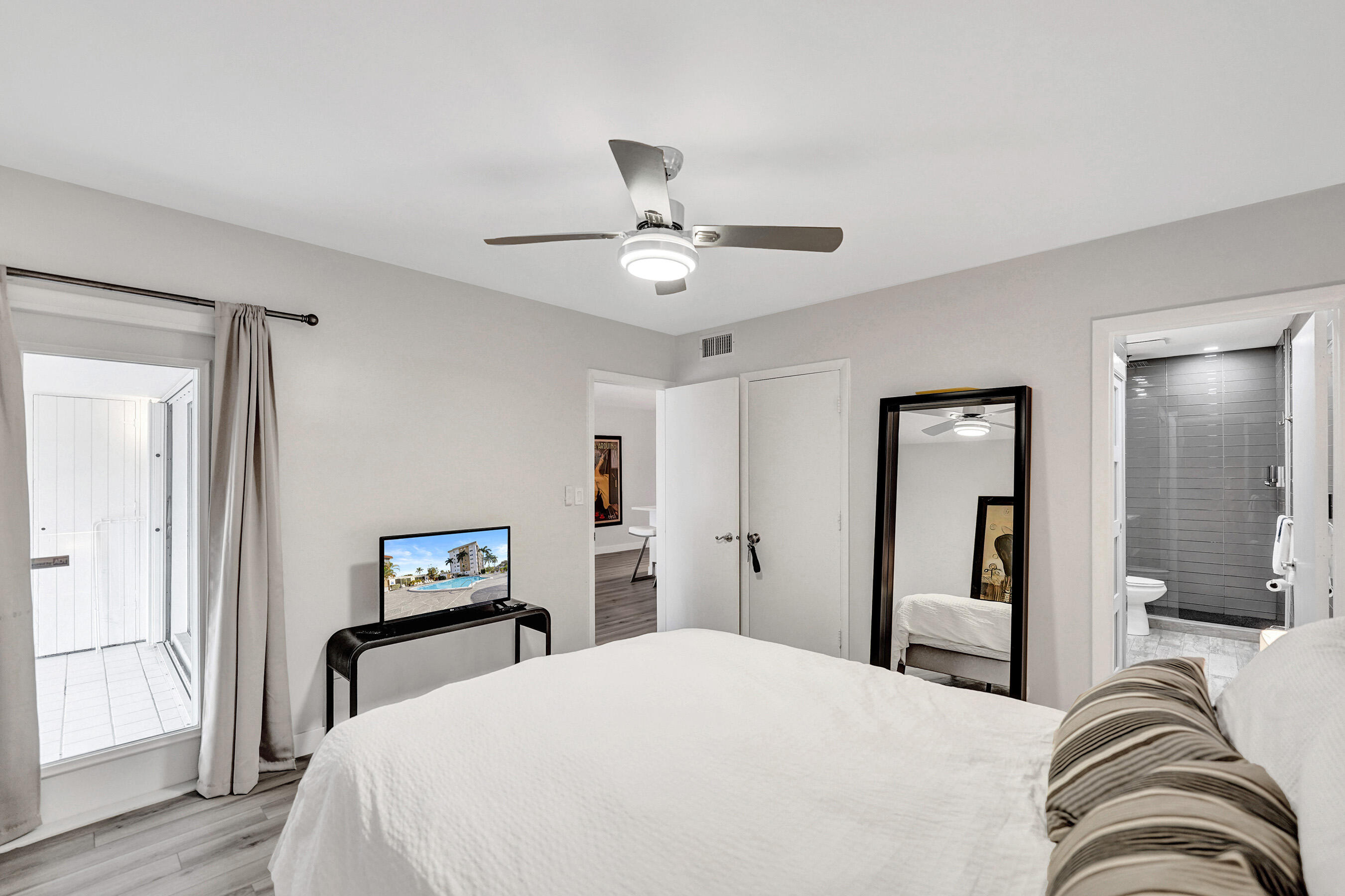 RIVER SHORES CONDO - Residential Lease