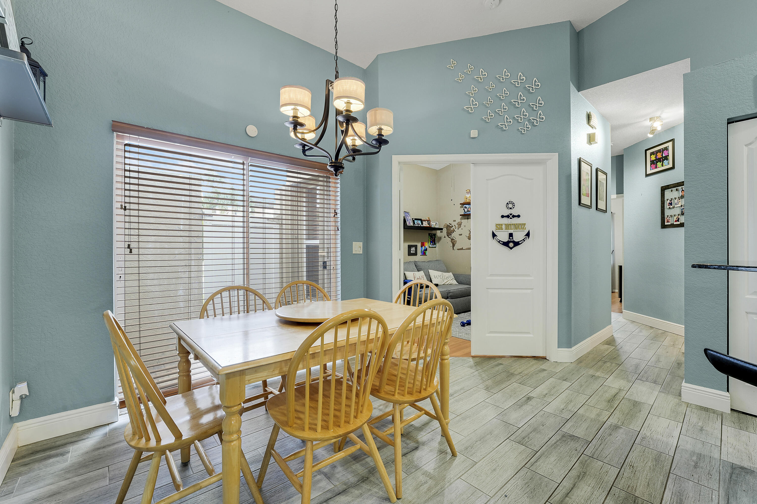 THOROUGHBRED LAKE ESTATES 1 - Residential Lease