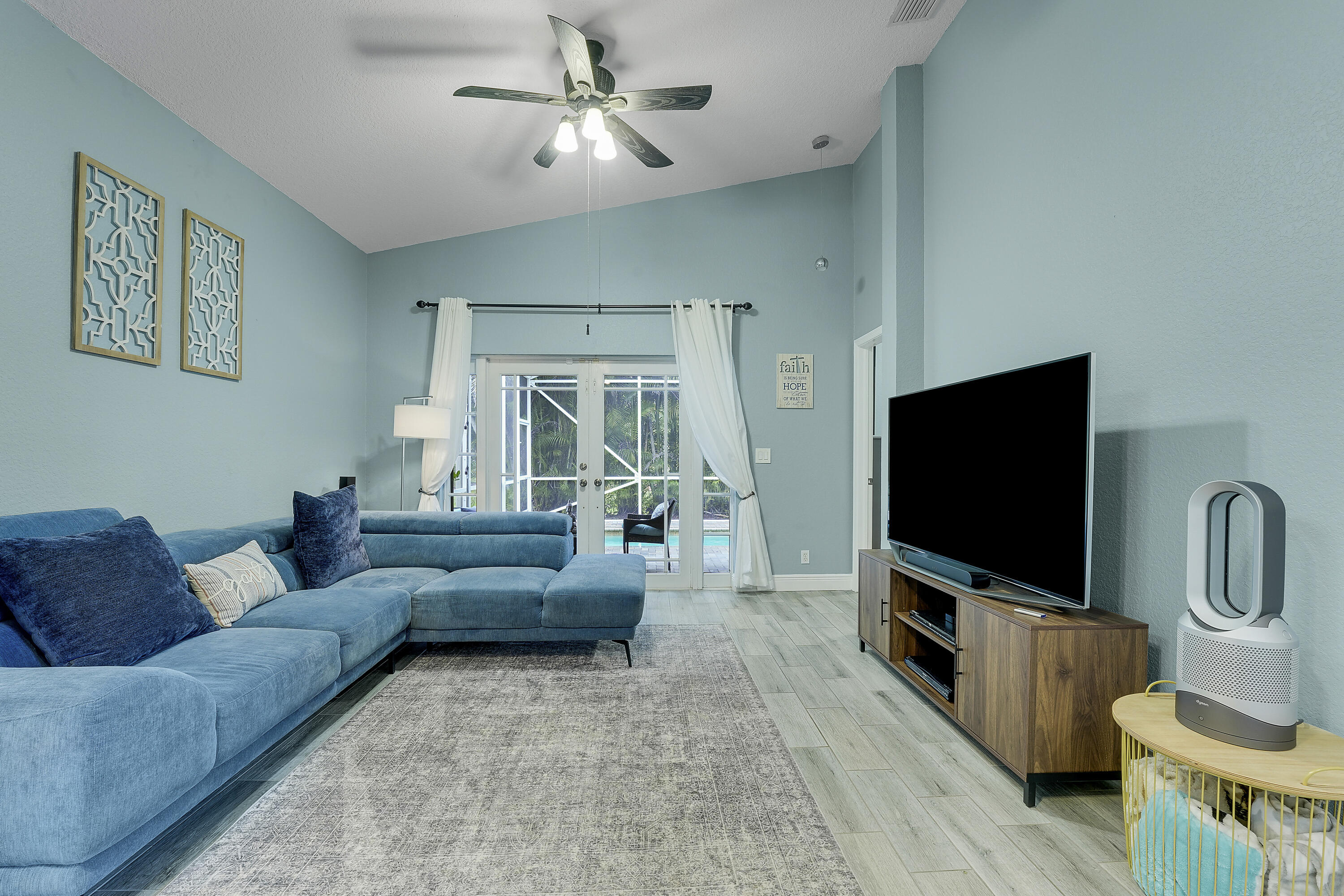 THOROUGHBRED LAKE ESTATES 1 - Residential Lease