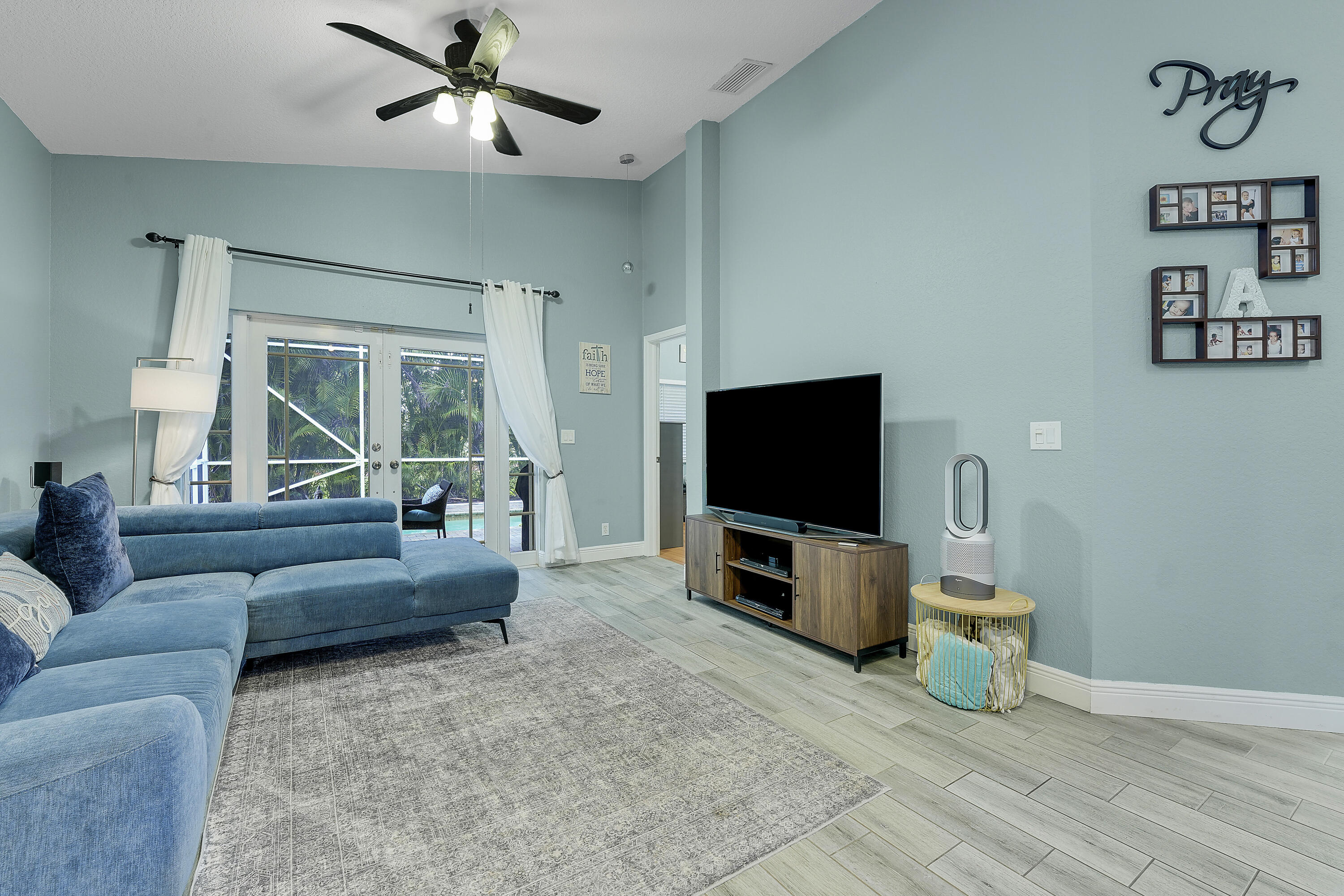 THOROUGHBRED LAKE ESTATES 1 - Residential Lease