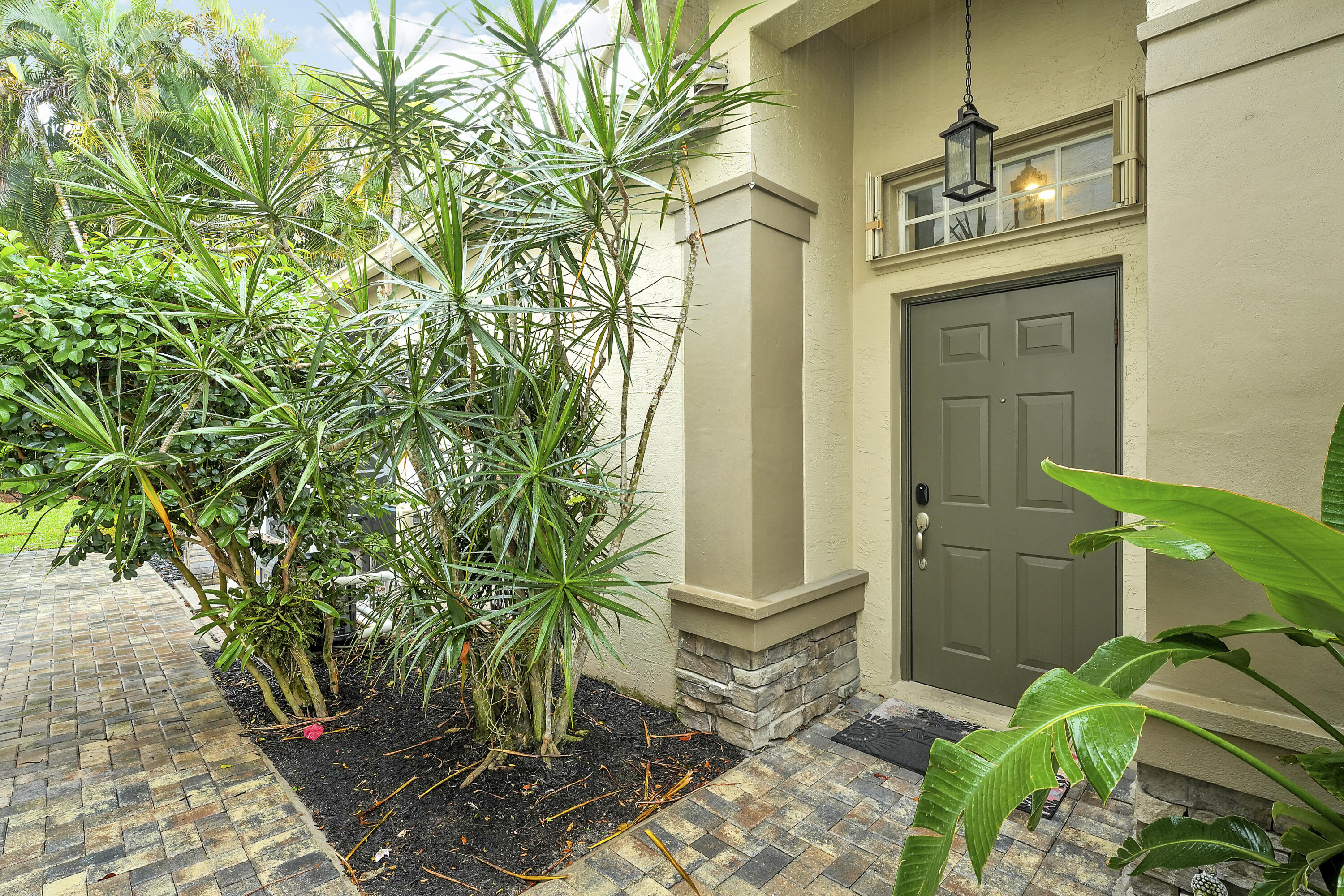 THOROUGHBRED LAKE ESTATES 1 - Residential Lease