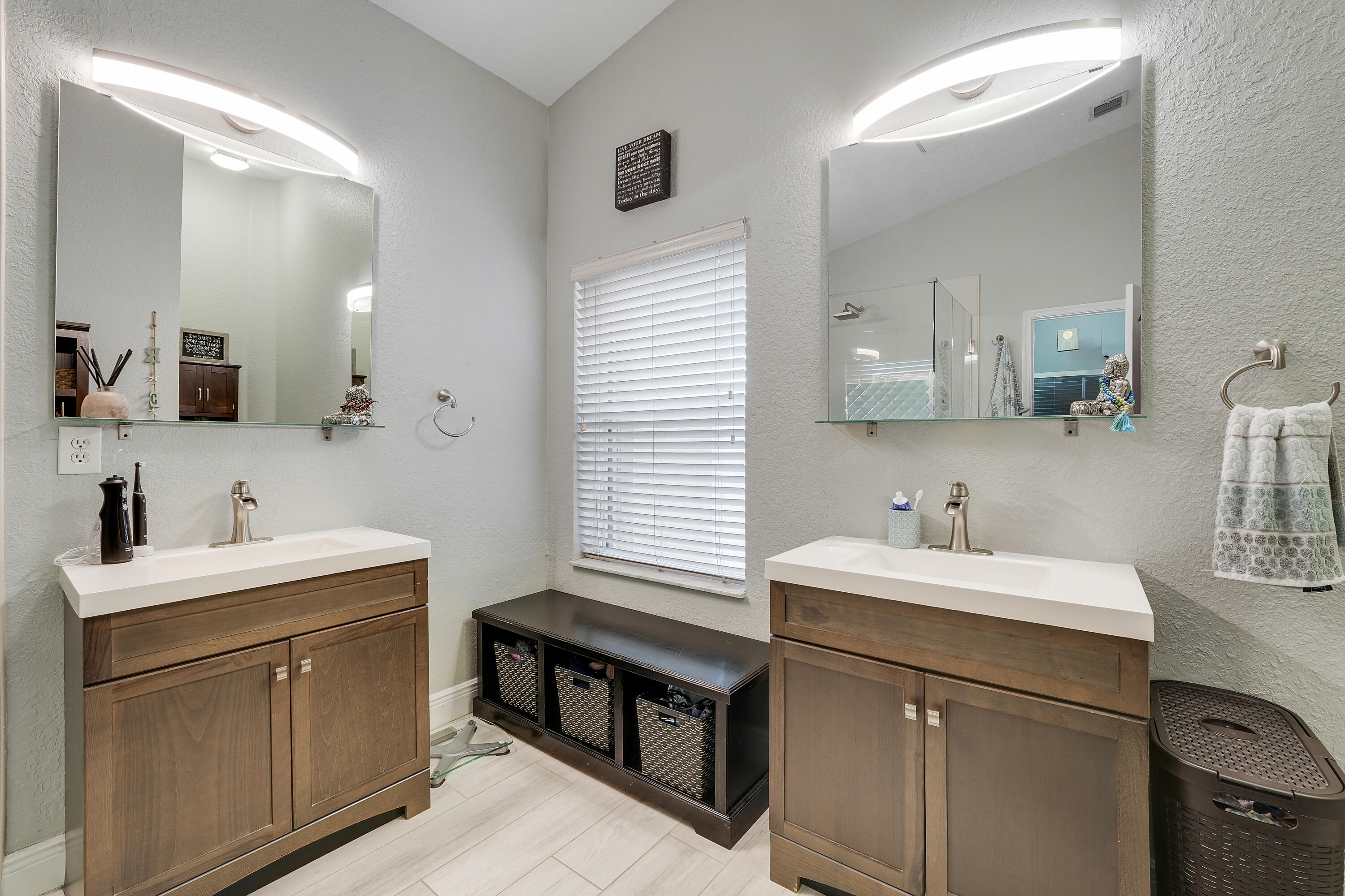 THOROUGHBRED LAKE ESTATES 1 - Residential Lease