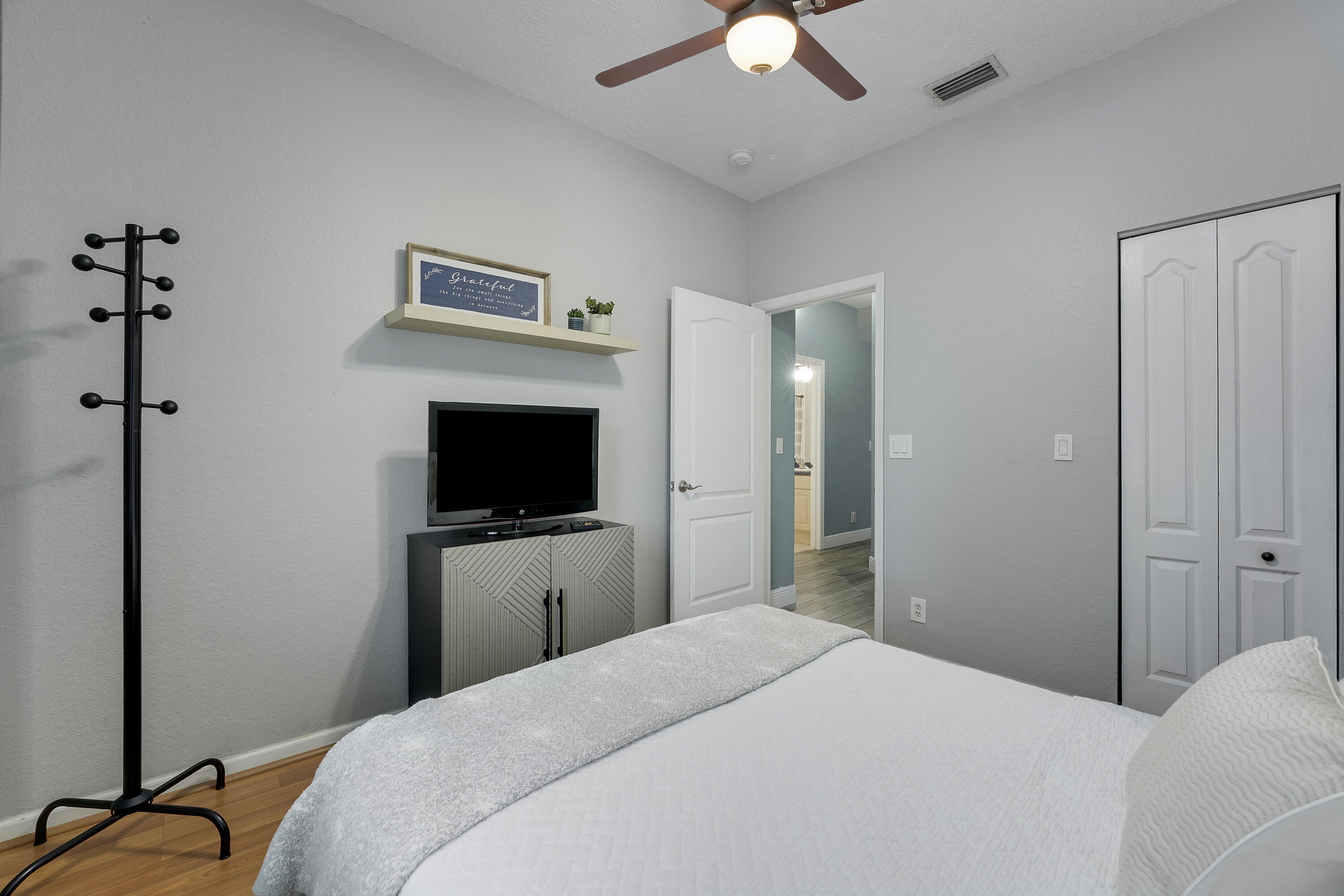 THOROUGHBRED LAKE ESTATES 1 - Residential Lease