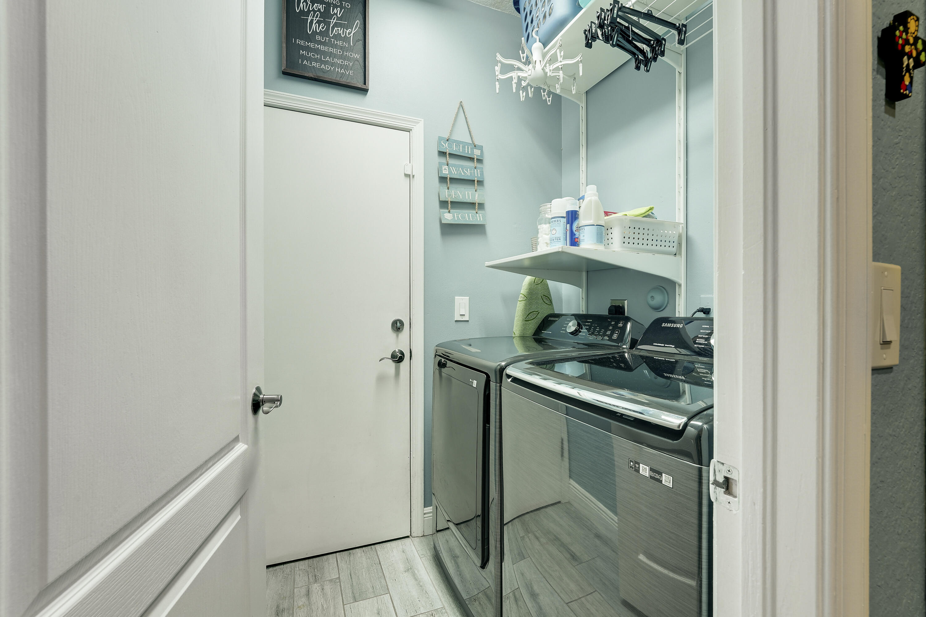 THOROUGHBRED LAKE ESTATES 1 - Residential Lease