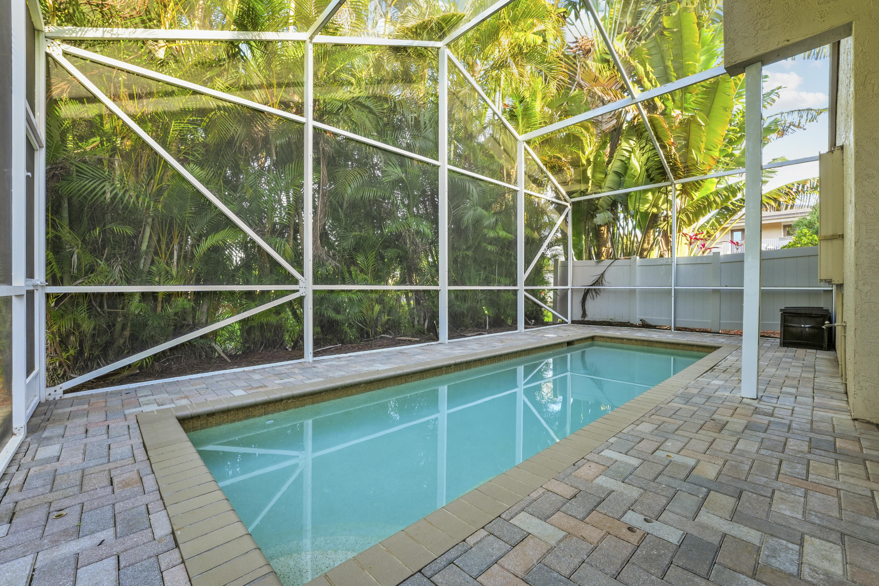 THOROUGHBRED LAKE ESTATES 1 - Residential Lease