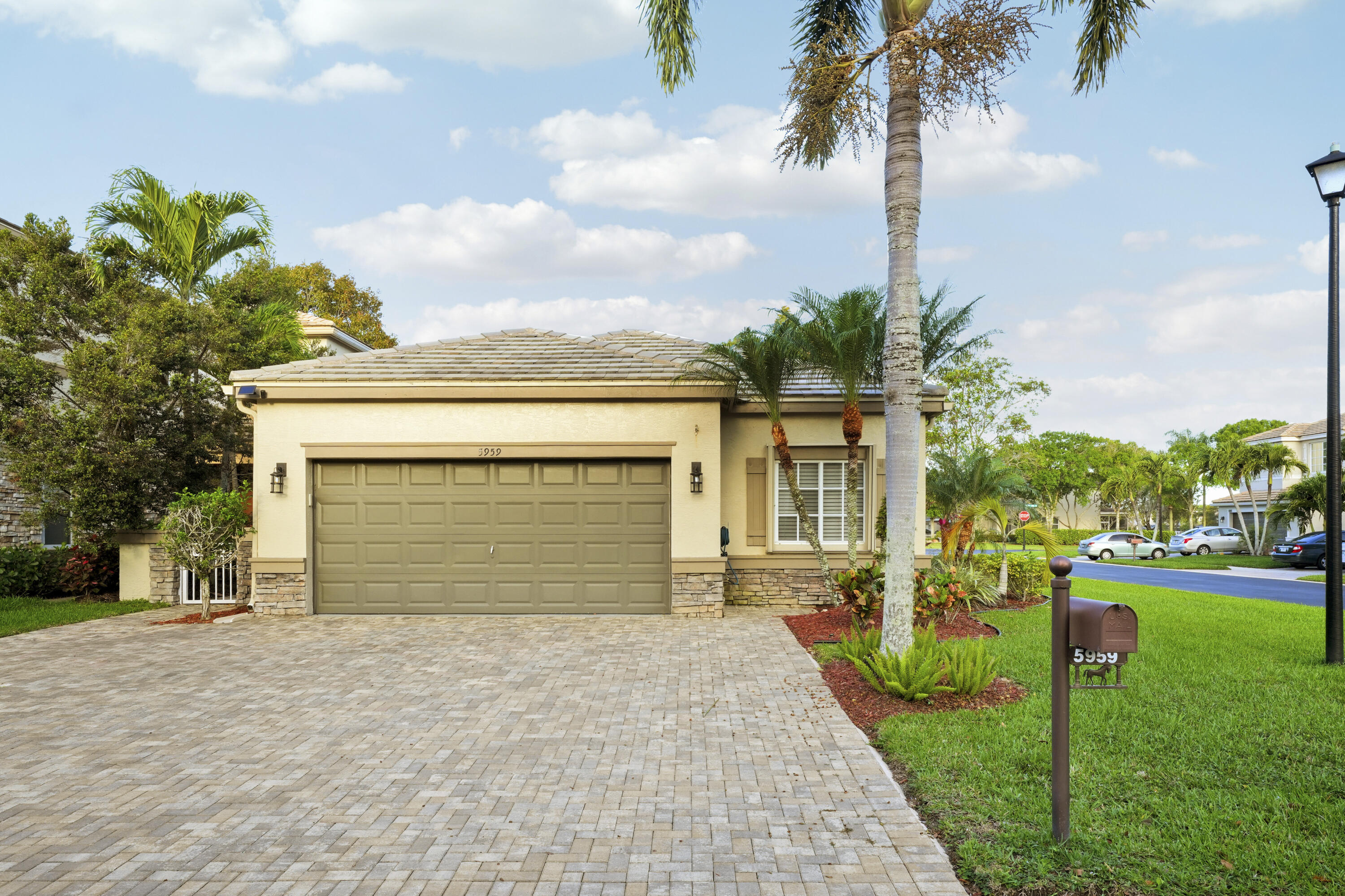 THOROUGHBRED LAKE ESTATES 1 - Residential Lease