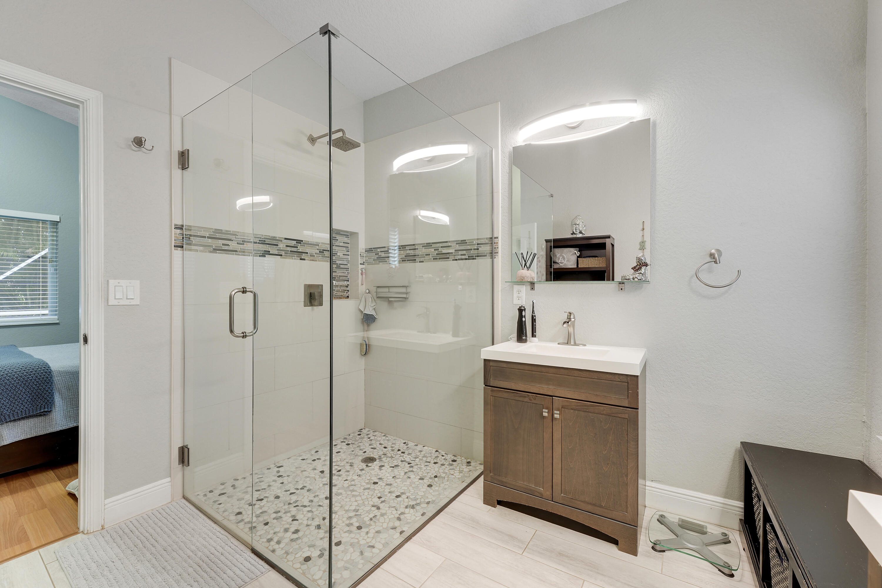 THOROUGHBRED LAKE ESTATES 1 - Residential Lease