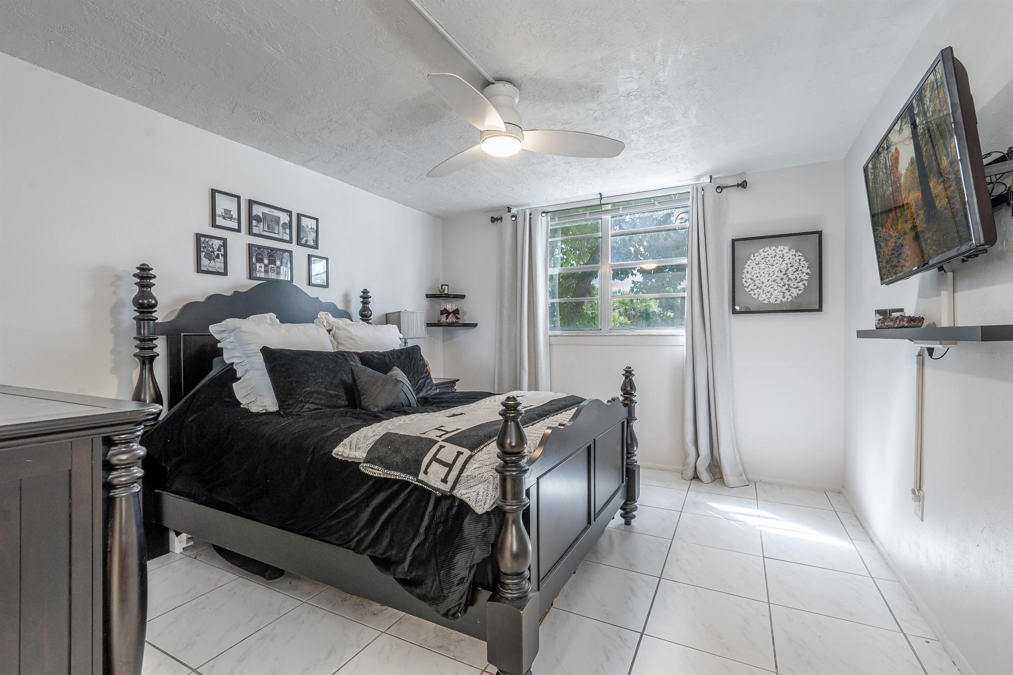OMEGA CONDO NO 3 - Residential