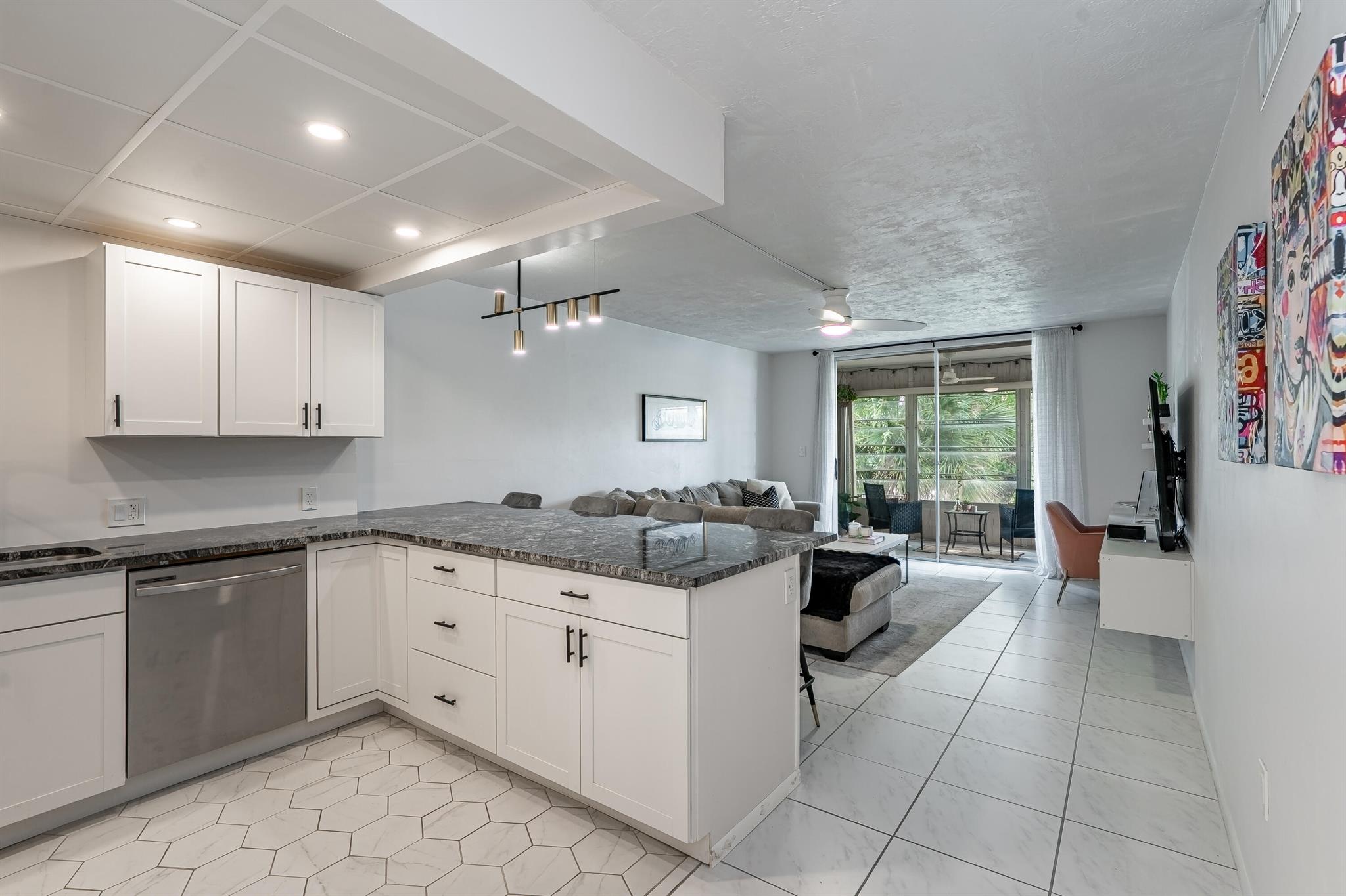 OMEGA CONDO NO 3 - Residential