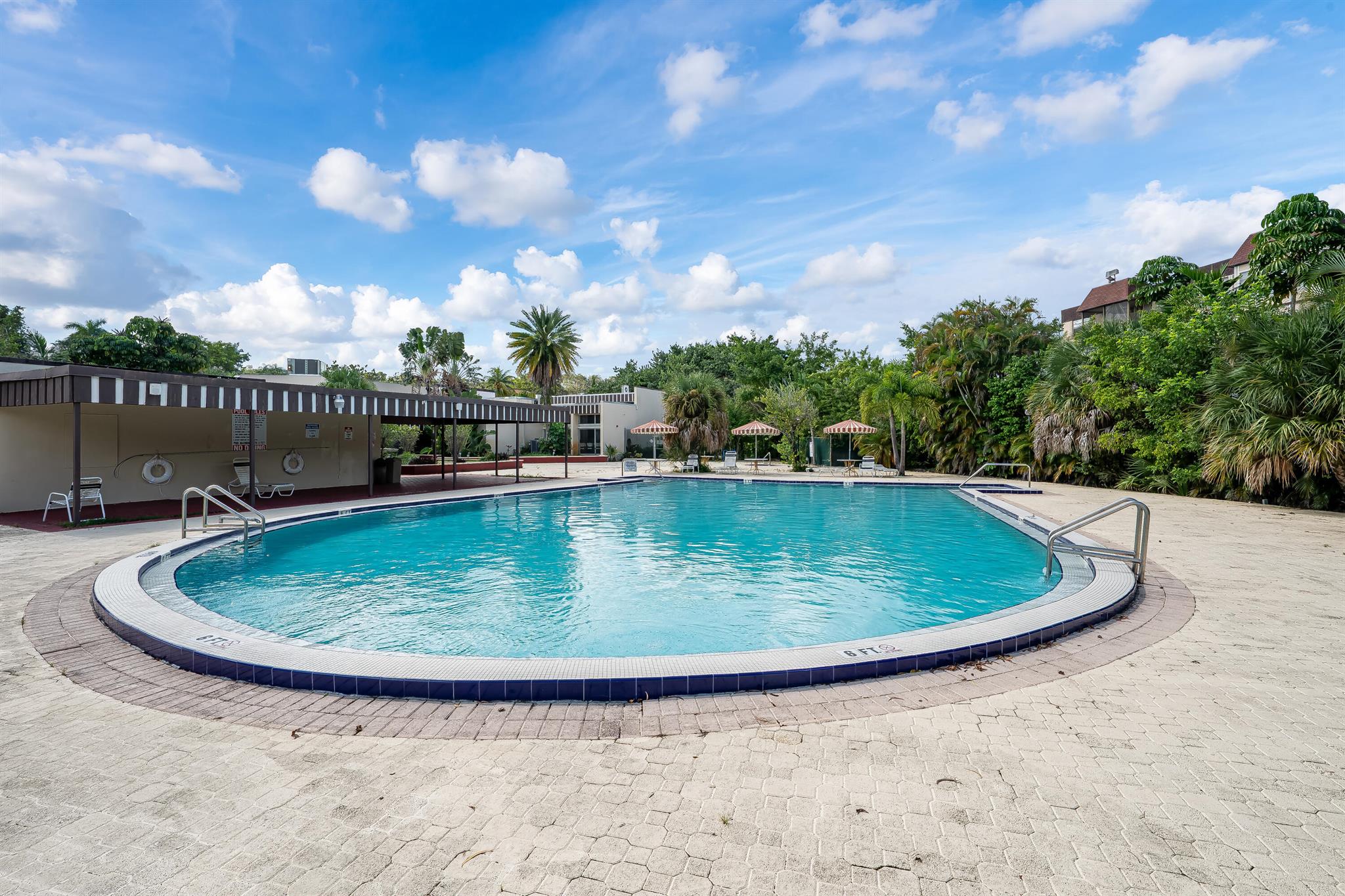 OMEGA CONDO NO 3 - Residential