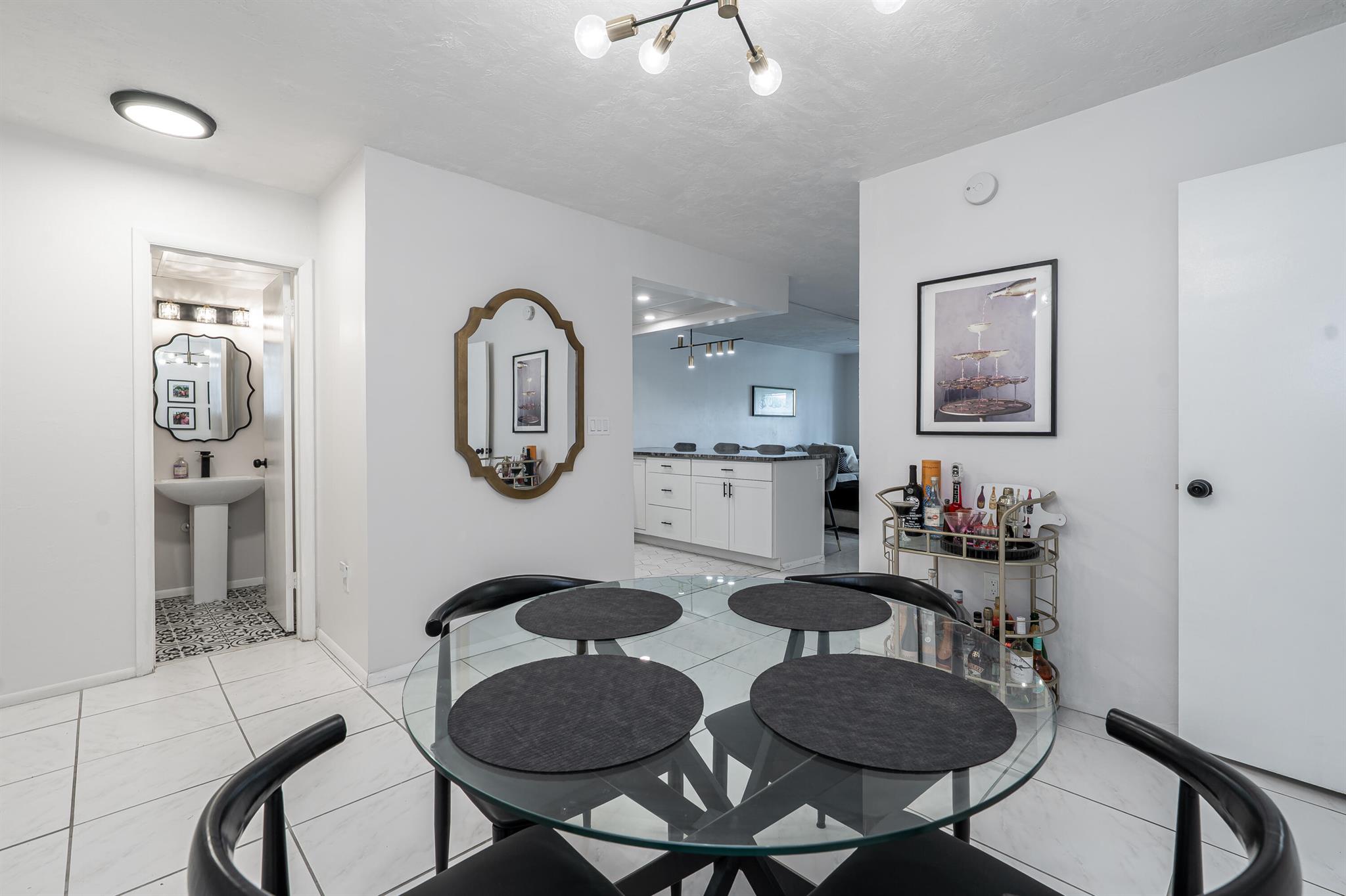 OMEGA CONDO NO 3 - Residential